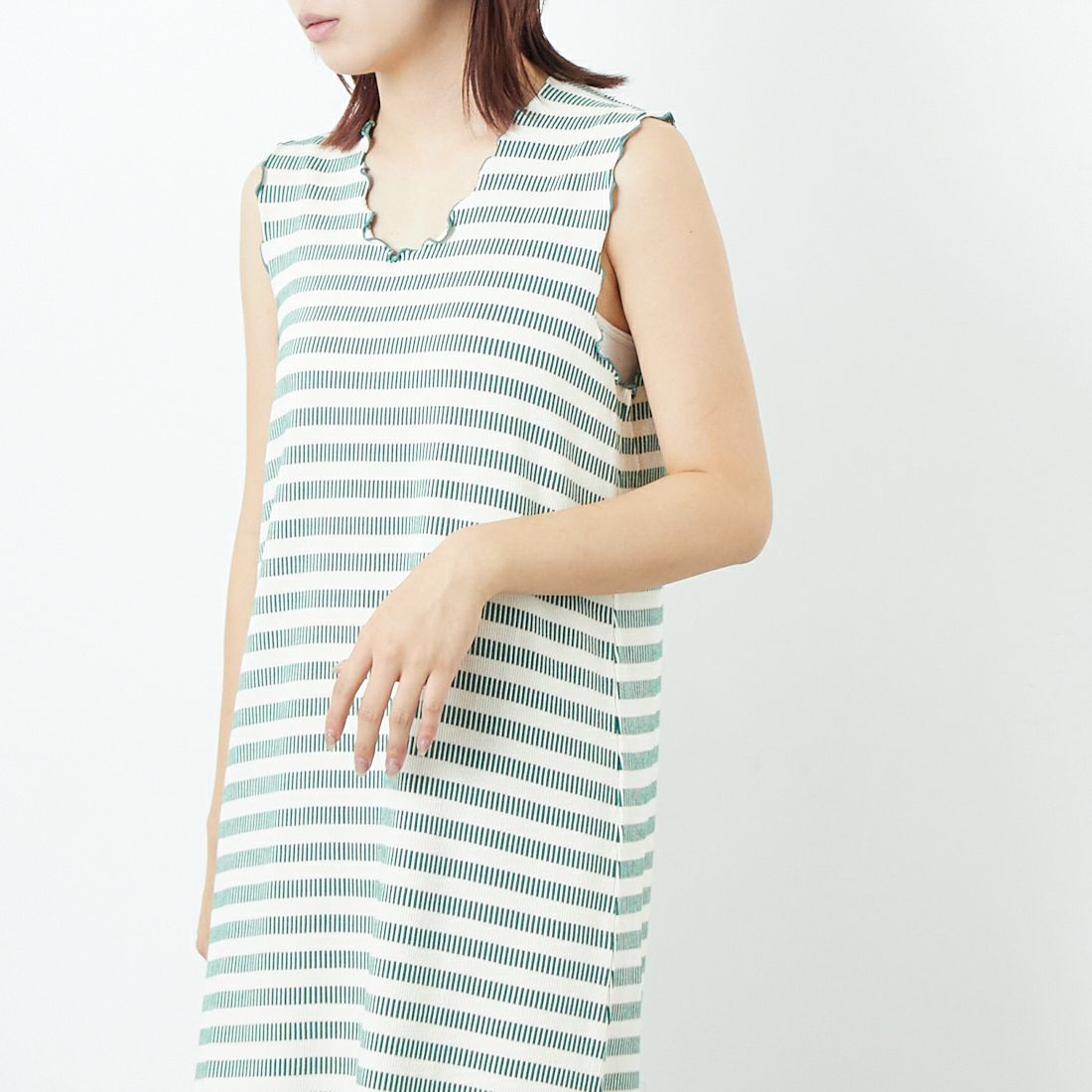 MEYAME [メヤメ] ボーダースリーブレスドレス [MEY-1863] GREEN &&モデル身長：167cm 着用サイズ：F&&