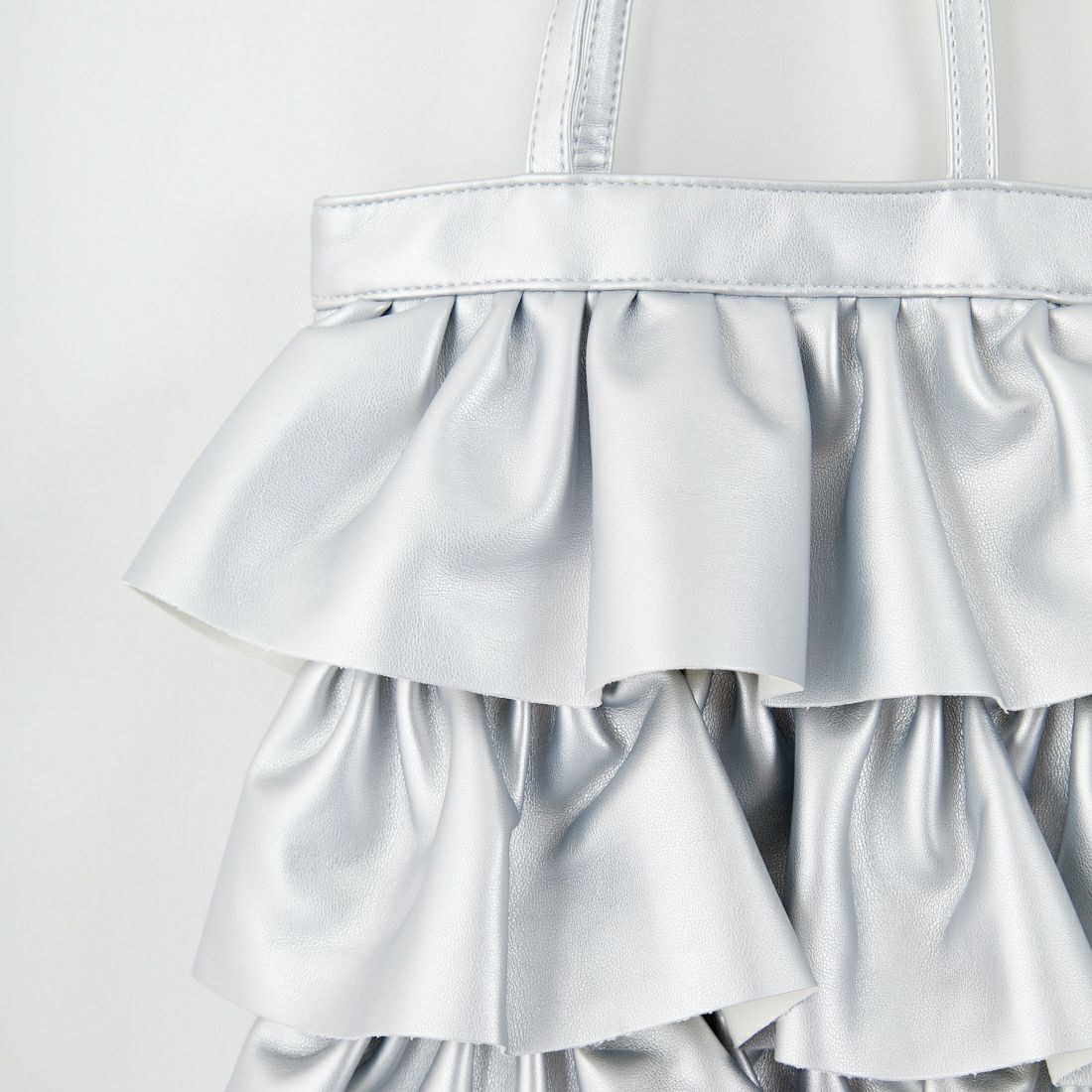 Casselini [キャセリーニ] フリルトートバッグ [223-110501] ｼﾙﾊﾞｰ