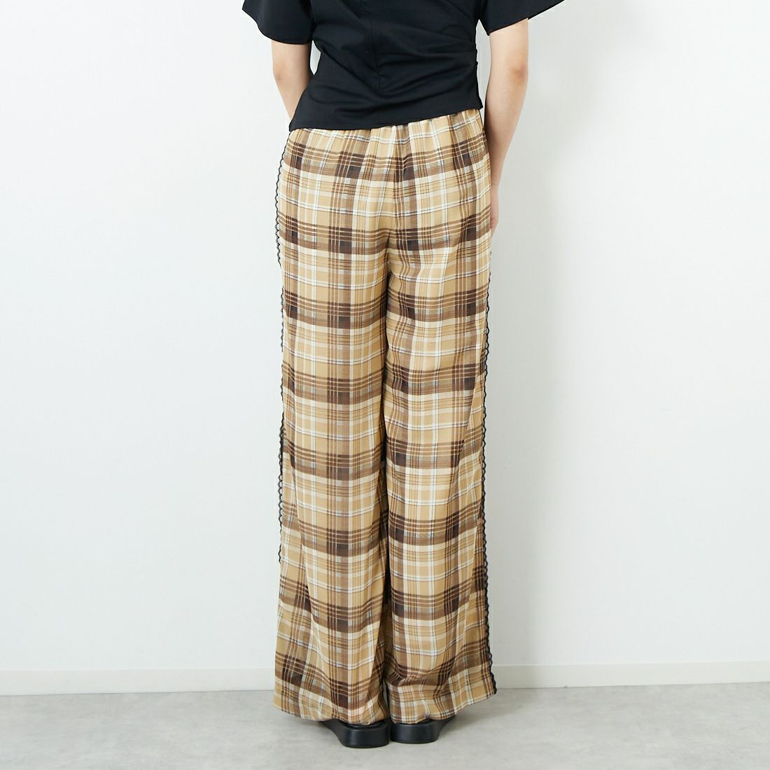 MAISON SPECIAL [メゾンスペシャル] サイドピコレースシアーチェックパンツ [21251465318] BGE &&モデル身長：167cm 着用サイズ：36&&