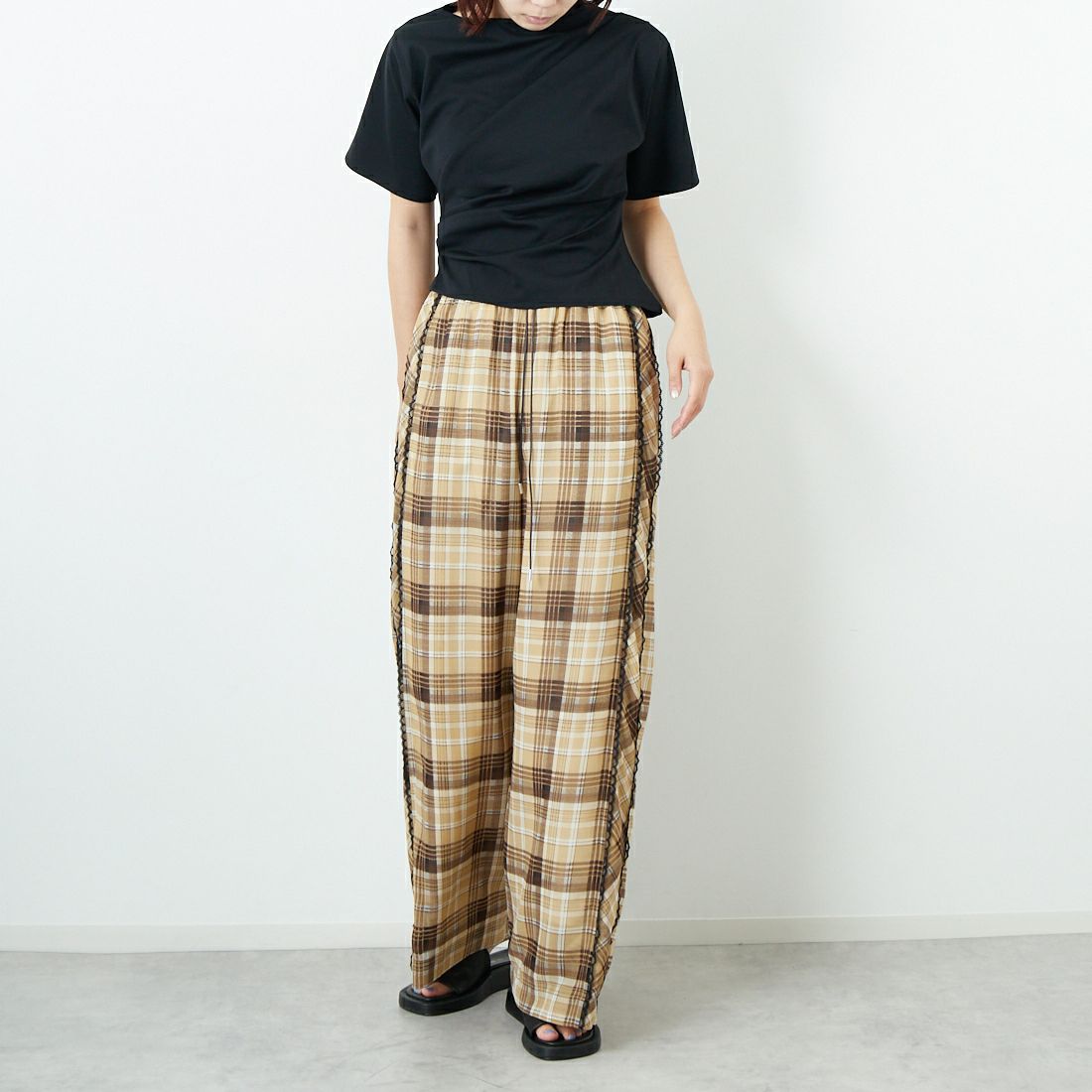 MAISON SPECIAL [メゾンスペシャル] サイドピコレースシアーチェックパンツ [21251465318] BGE &&モデル身長：167cm 着用サイズ：36&&