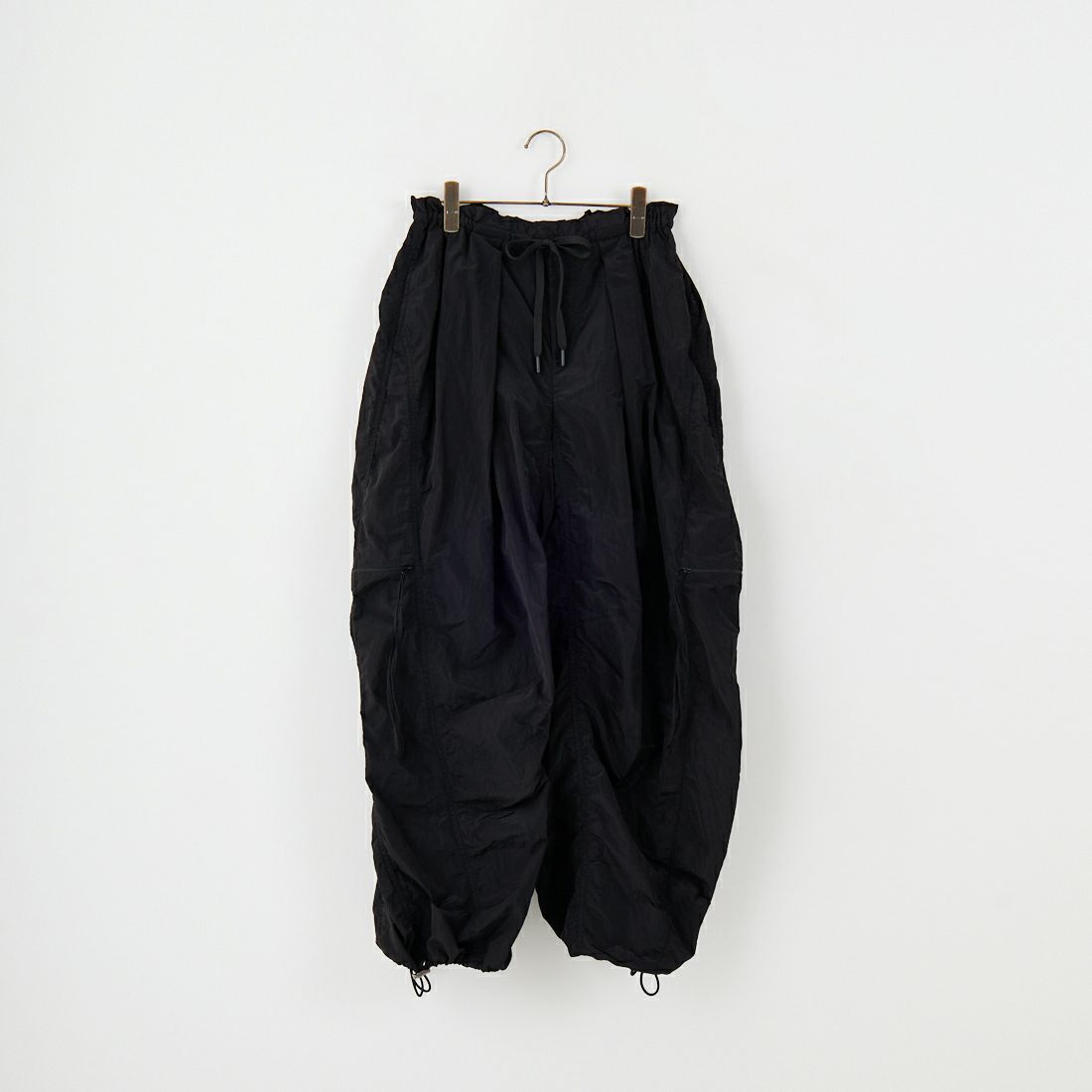 MAISON SPECIAL [メゾンスペシャル] サイドファスナーパラシュートパンツ [21251465814] BLK