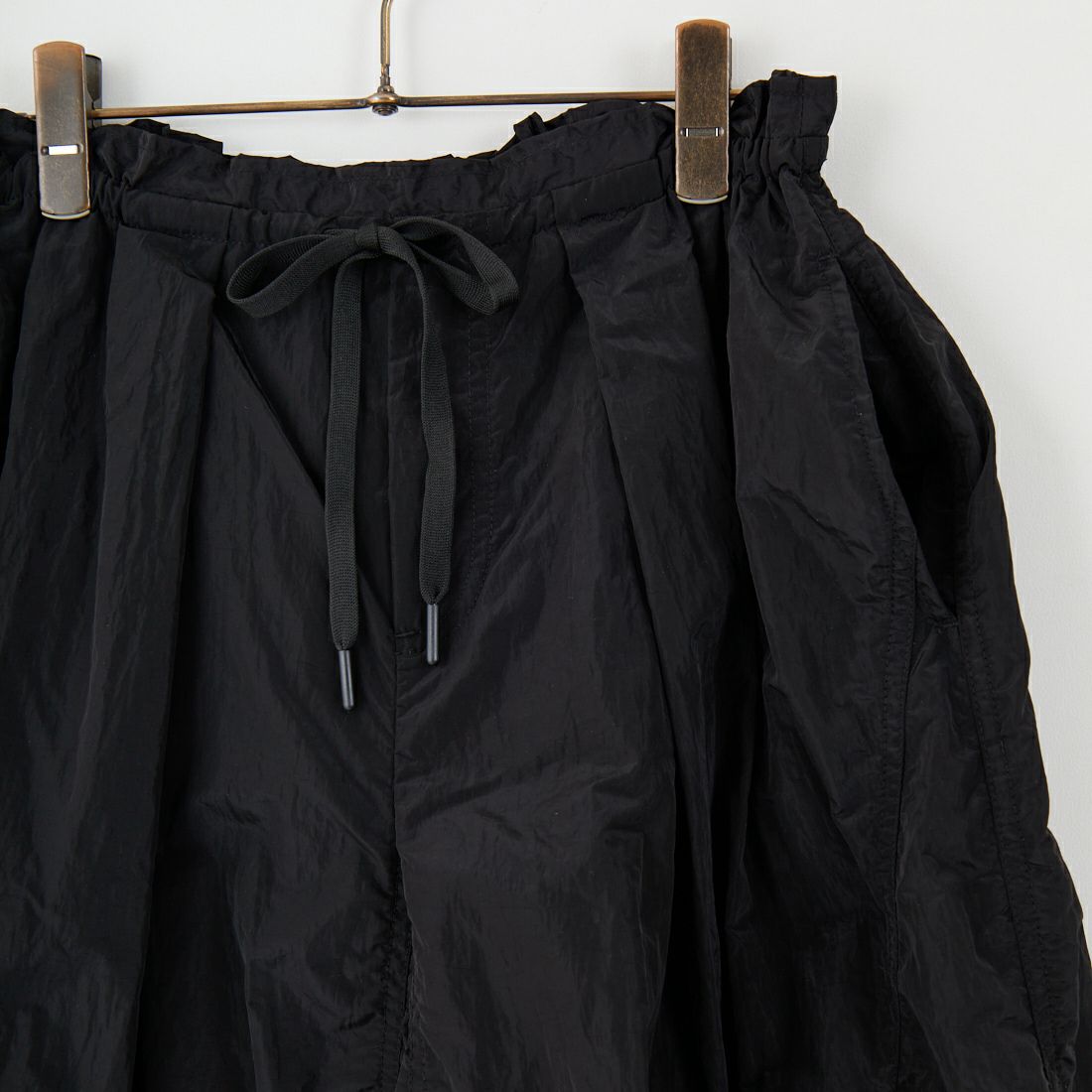 MAISON SPECIAL [メゾンスペシャル] サイドファスナーパラシュートパンツ [21251465814] BLK