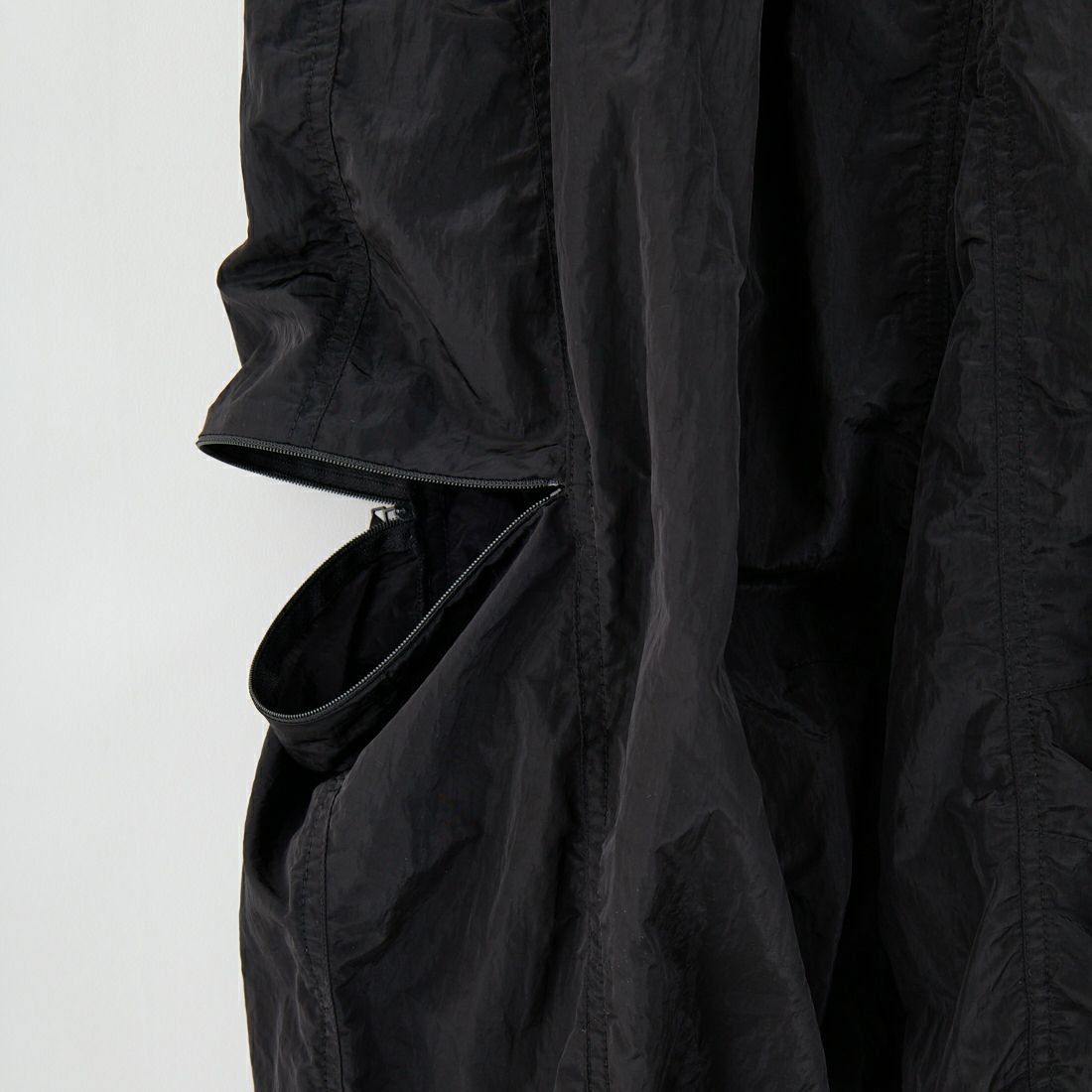 MAISON SPECIAL [メゾンスペシャル] サイドファスナーパラシュートパンツ [21251465814] BLK