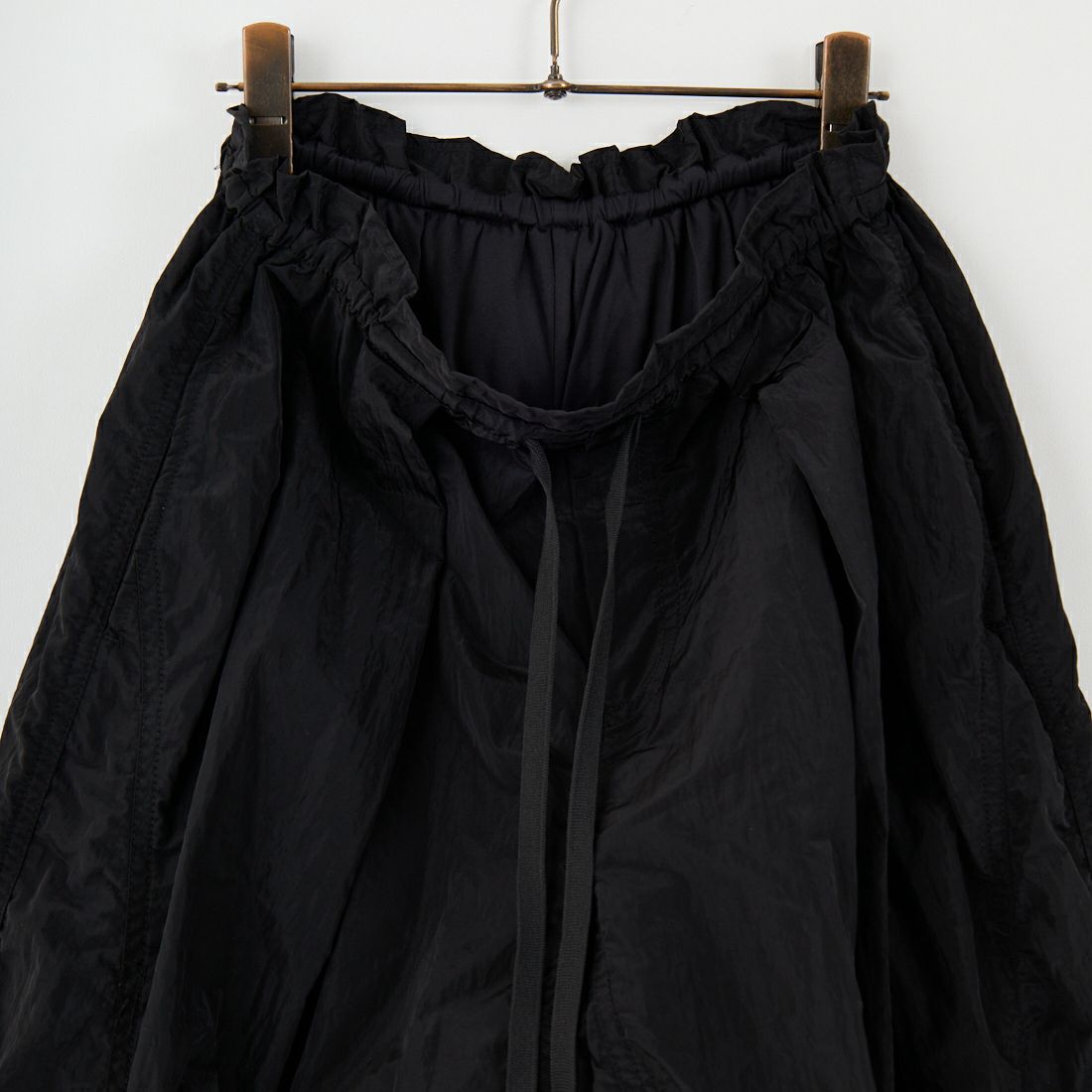MAISON SPECIAL [メゾンスペシャル] サイドファスナーパラシュートパンツ [21251465814] BLK