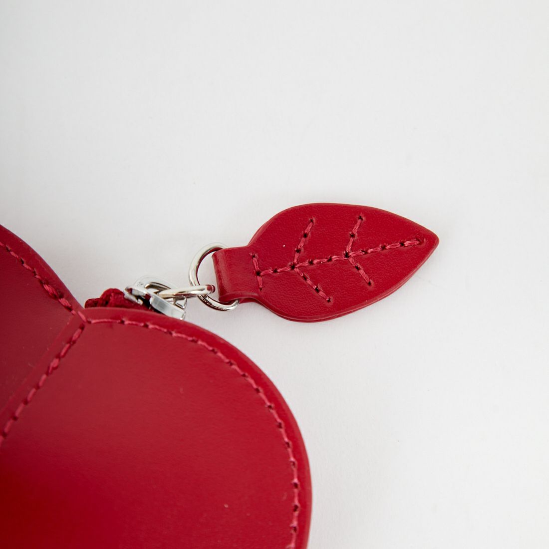 YAHKI [ヤーキ] レザーミニポーチ [YH-725] RUBY RED