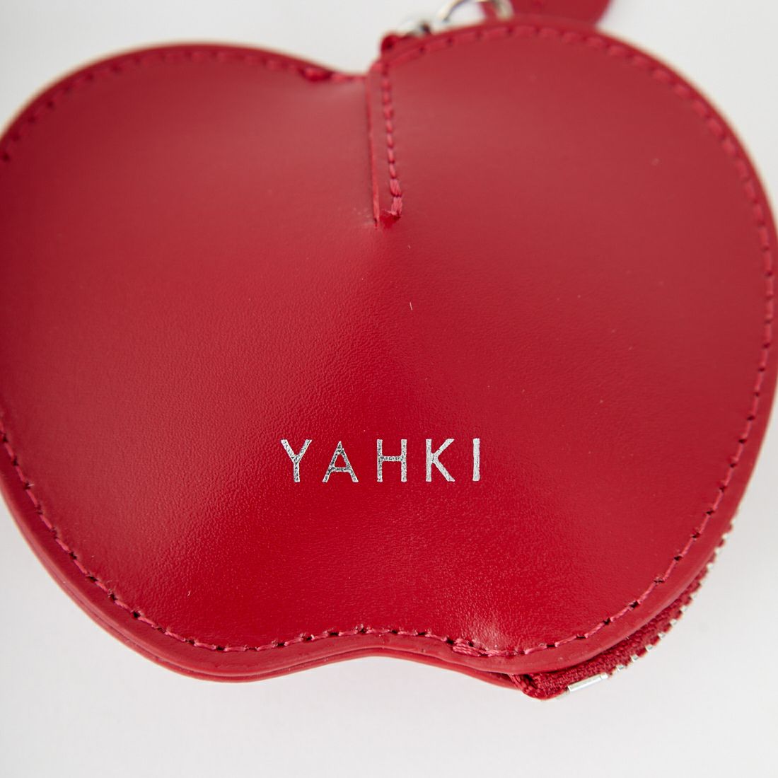 YAHKI [ヤーキ] レザーミニポーチ [YH-725] RUBY RED