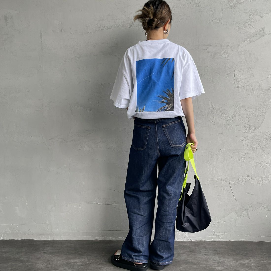 THE SHINZONE [ザ シンゾーン] プールサイドTシャツ [25MMSCU06] 01 WHITE &&モデル身長：150cm 着用サイズ：F0&&