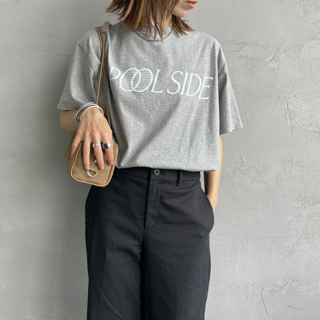 THE SHINZONE [ザ シンゾーン] プールサイドTシャツ [25MMSCU06] 06 GRAY &&モデル身長：158cm 着用サイズ：F0&&