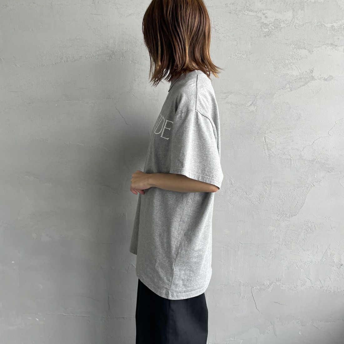 THE SHINZONE [ザ シンゾーン] プールサイドTシャツ [25MMSCU06] 06 GRAY &&モデル身長：158cm 着用サイズ：F0&&