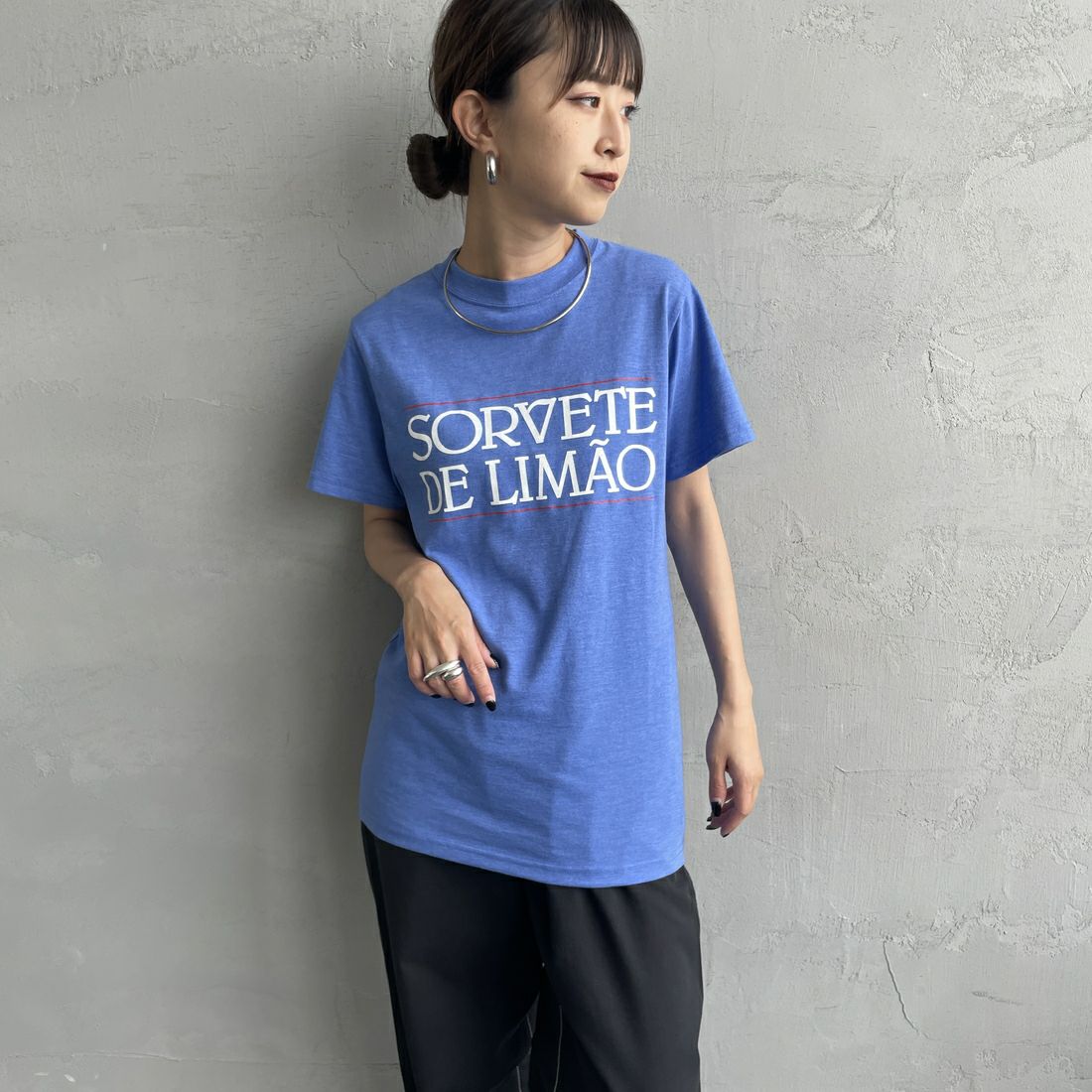 THE SHINZONE [ザ シンゾーン] SORVETE DE LIMAO Tシャツ [25MMSCU07] 83 BLUE &&モデル身長：150cm 着用サイズ：F0&&