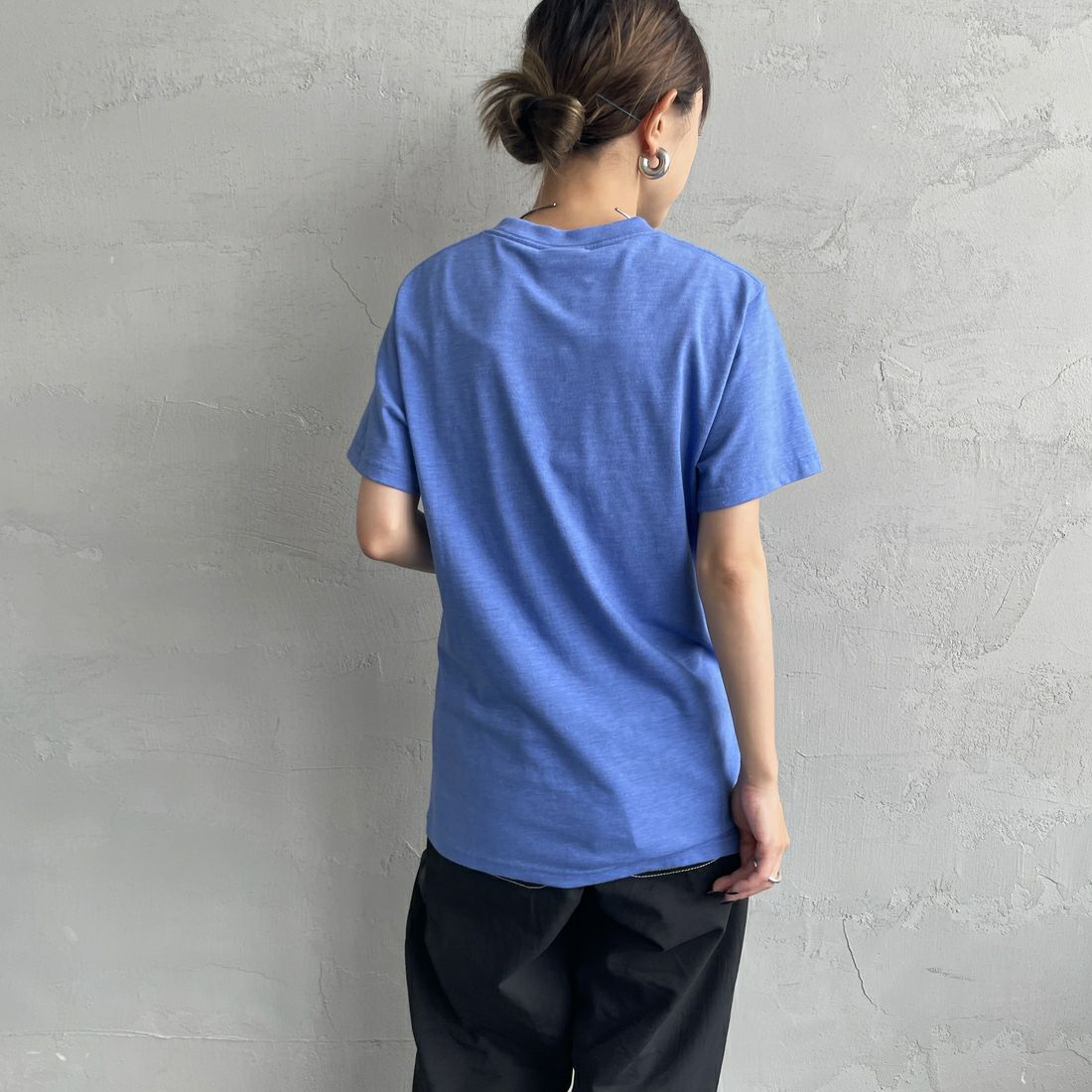 THE SHINZONE [ザ シンゾーン] SORVETE DE LIMAO Tシャツ [25MMSCU07] 83 BLUE &&モデル身長：150cm 着用サイズ：F0&&