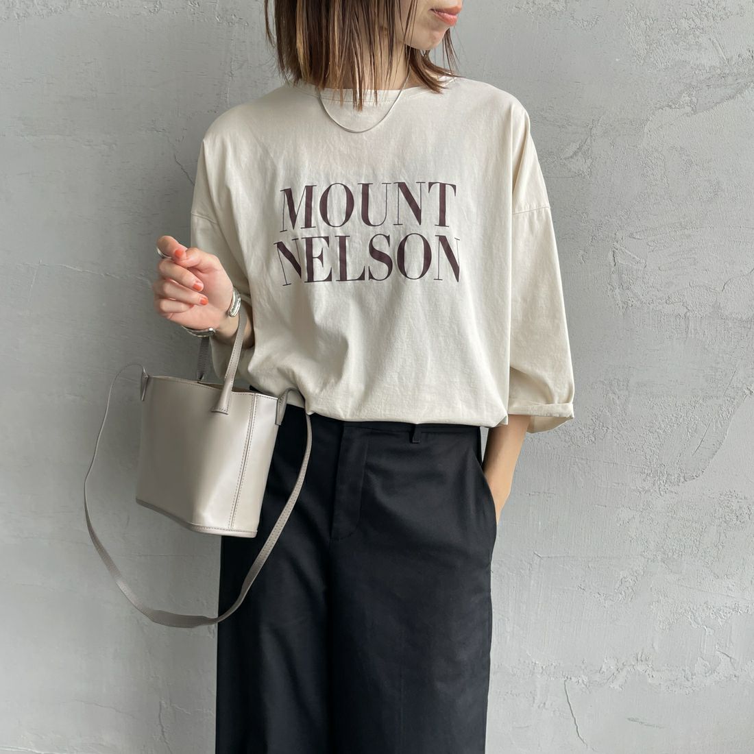 MICA&DEAL [マイカアンドディール] MOUNT NELSON プリントプルオーバー [0125309216] L/BEIGE &&モデル身長：158cm 着用サイズ：F&&