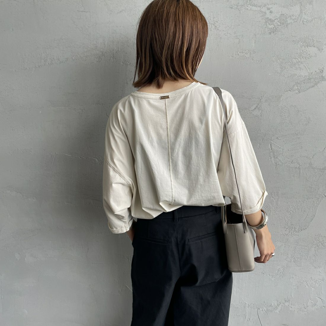 MICA&DEAL [マイカアンドディール] MOUNT NELSON プリントプルオーバー [0125309216] L/BEIGE &&モデル身長：158cm 着用サイズ：F&&