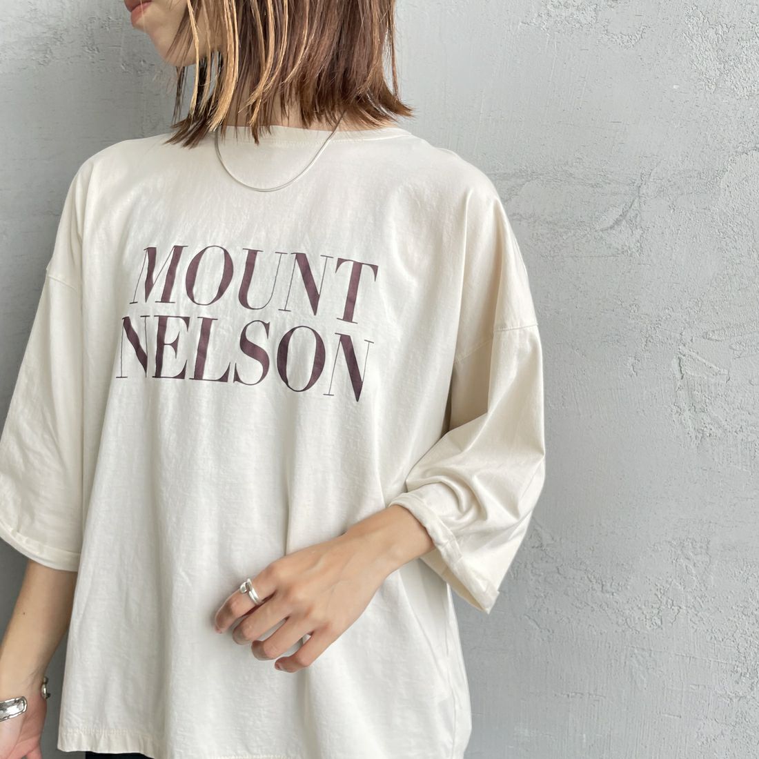 MICA&DEAL [マイカアンドディール] MOUNT NELSON プリントプルオーバー [0125309216] L/BEIGE &&モデル身長：158cm 着用サイズ：F&&