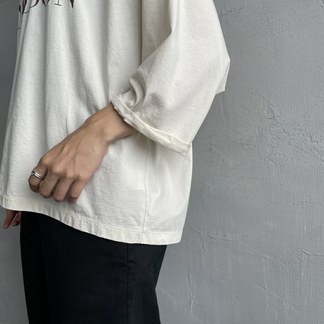 MICA&DEAL [マイカアンドディール] MOUNT NELSON プリントプルオーバー [0125309216] L/BEIGE &&モデル身長：158cm 着用サイズ：F&&