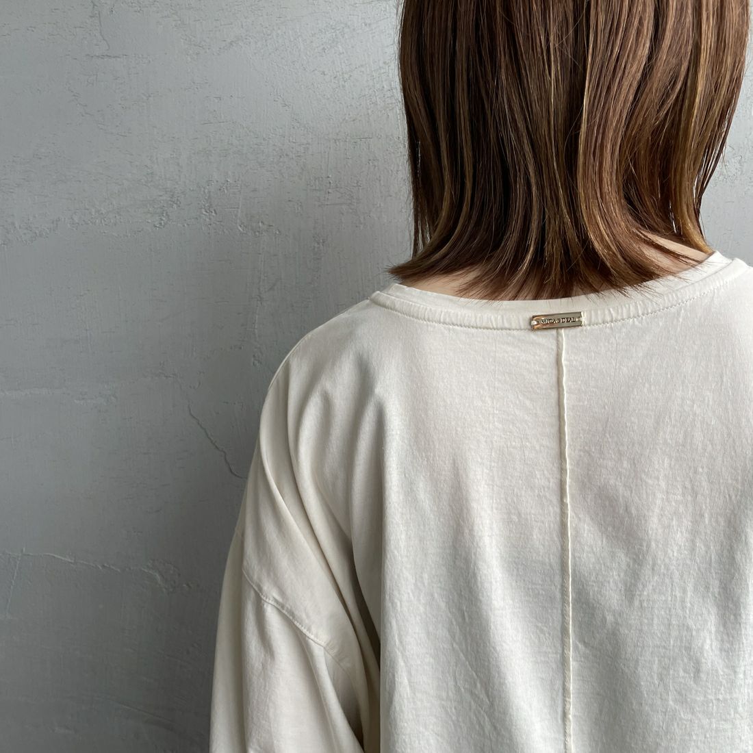 MICA&DEAL [マイカアンドディール] MOUNT NELSON プリントプルオーバー [0125309216] L/BEIGE &&モデル身長：158cm 着用サイズ：F&&