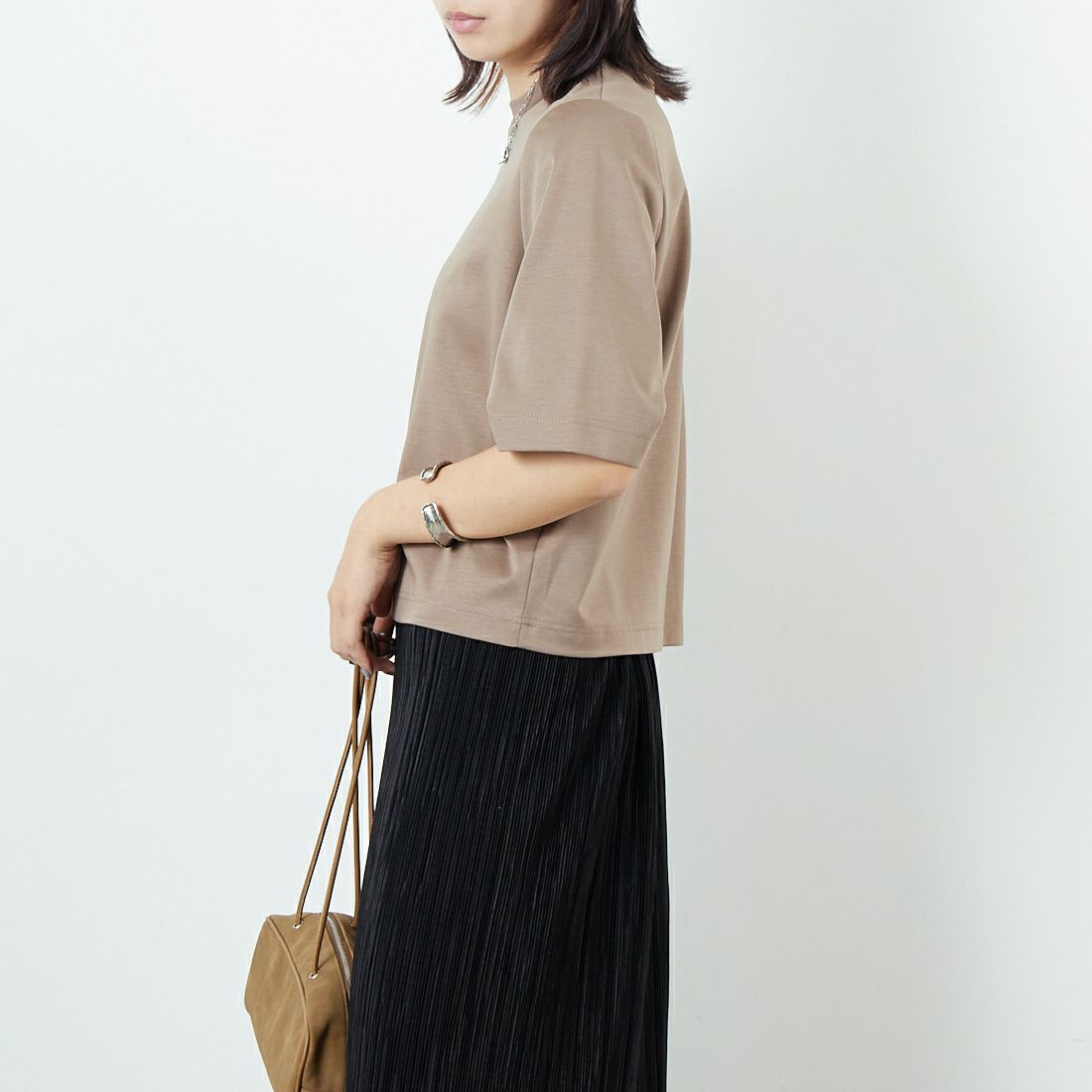 DIGNITE COLLIER [ディニテコリエ] 無地Tシャツ [80255313-1] 034 ｸﾞﾚｰｼﾞ &&モデル身長：167cm 着用サイズ：F&&