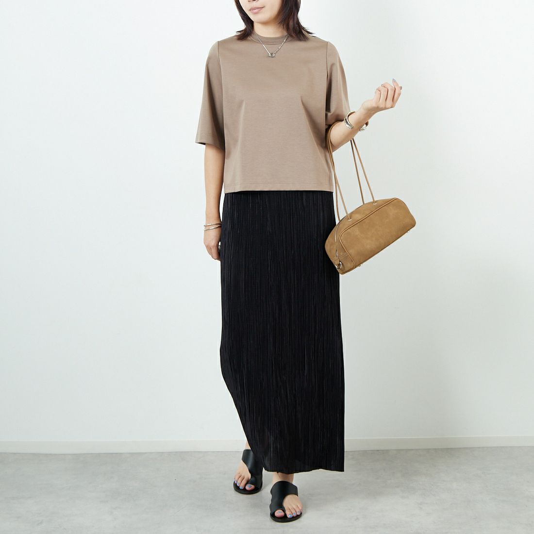 DIGNITE COLLIER [ディニテコリエ] 無地Tシャツ [80255313-1] 034 ｸﾞﾚｰｼﾞ &&モデル身長：167cm 着用サイズ：F&&