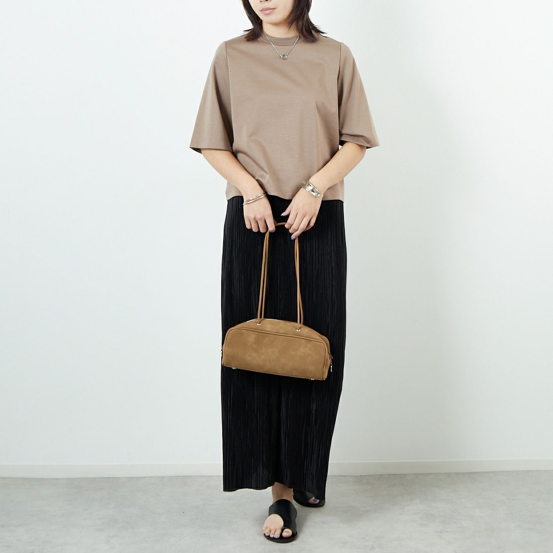 DIGNITE COLLIER [ディニテコリエ] 無地Tシャツ [80255313-1] 034 ｸﾞﾚｰｼﾞ &&モデル身長：167cm 着用サイズ：F&&