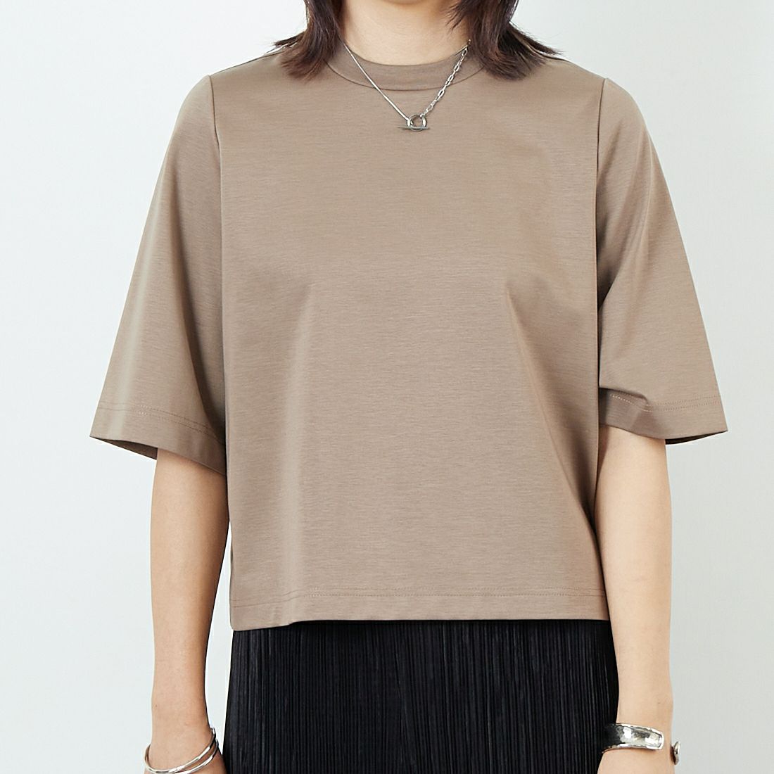 DIGNITE COLLIER [ディニテコリエ] 無地Tシャツ [80255313-1] 034 ｸﾞﾚｰｼﾞ &&モデル身長：167cm 着用サイズ：F&&