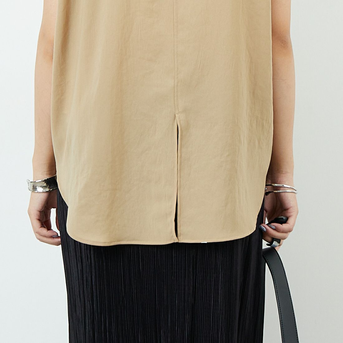 DIGNITE COLLIER [ディニテコリエ] ストレッチシフォンブラウス [80255303] 044 ｷｬﾒﾙ &&モデル身長：167cm 着用サイズ：F&&