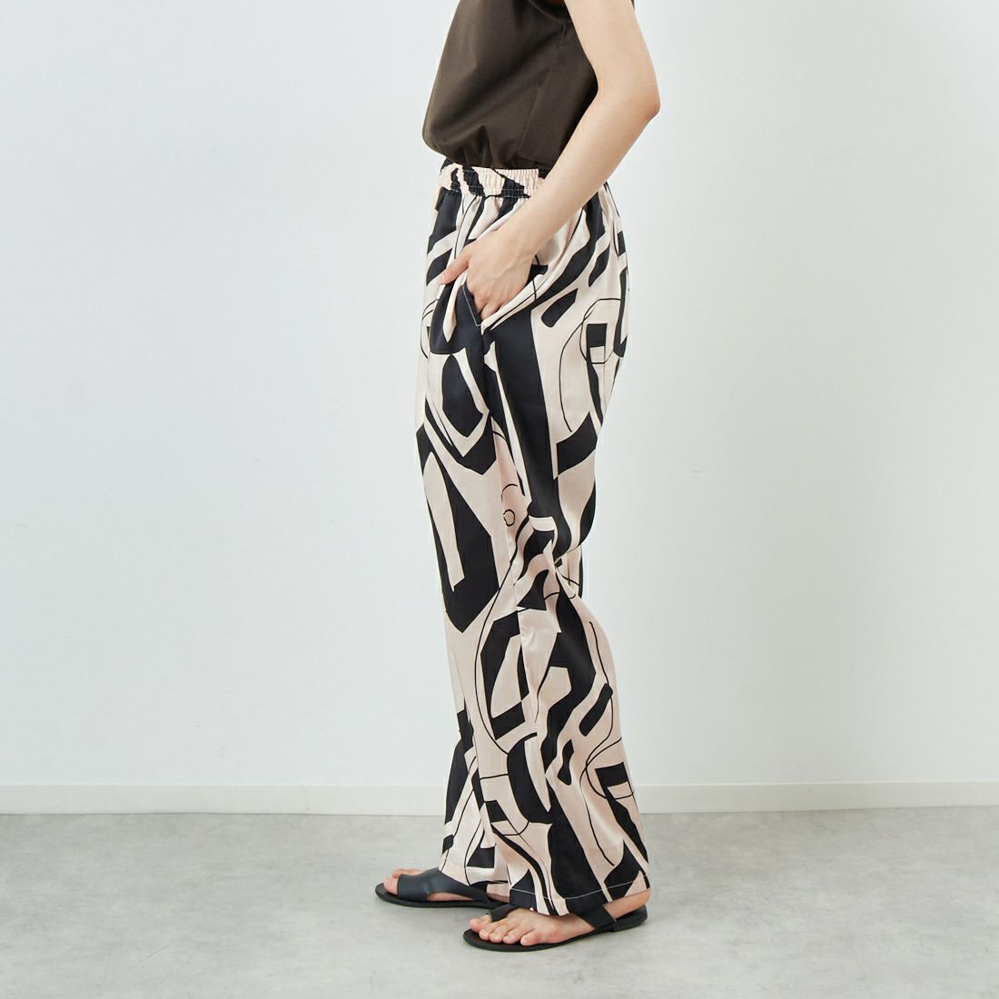 RAJI [ラジ] レギュラーシェフパンツ [CHEF-PANTS-REGULAR] BLACK &&モデル身長：160cm 着用サイズ：44&&