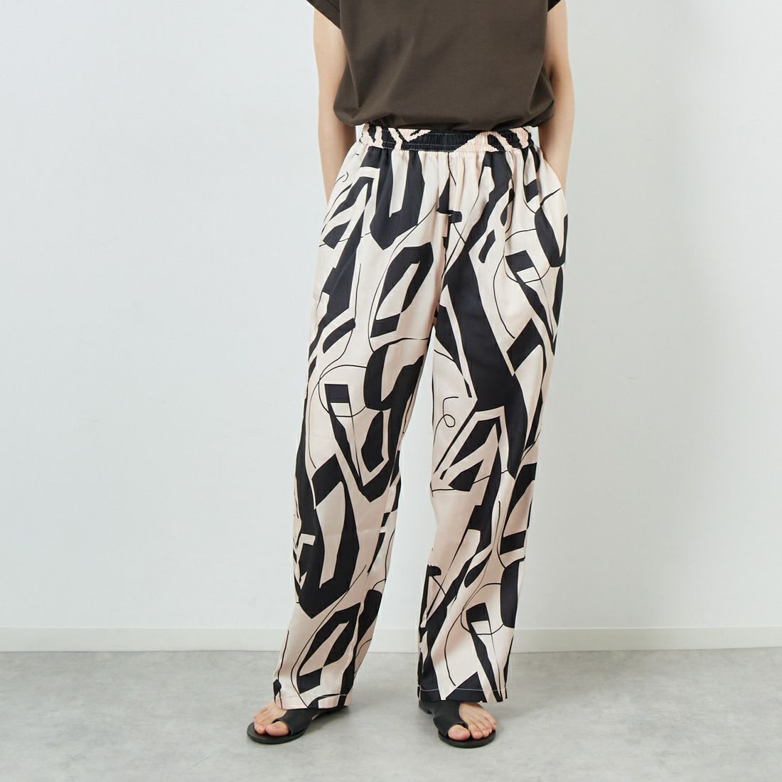 RAJI [ラジ] レギュラーシェフパンツ [CHEF-PANTS-REGULAR] BLACK &&モデル身長：160cm 着用サイズ：44&&