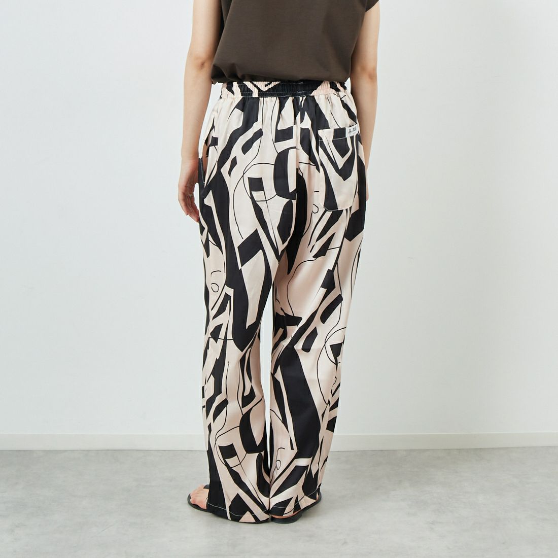RAJI [ラジ] レギュラーシェフパンツ [CHEF-PANTS-REGULAR] BLACK &&モデル身長：160cm 着用サイズ：44&&