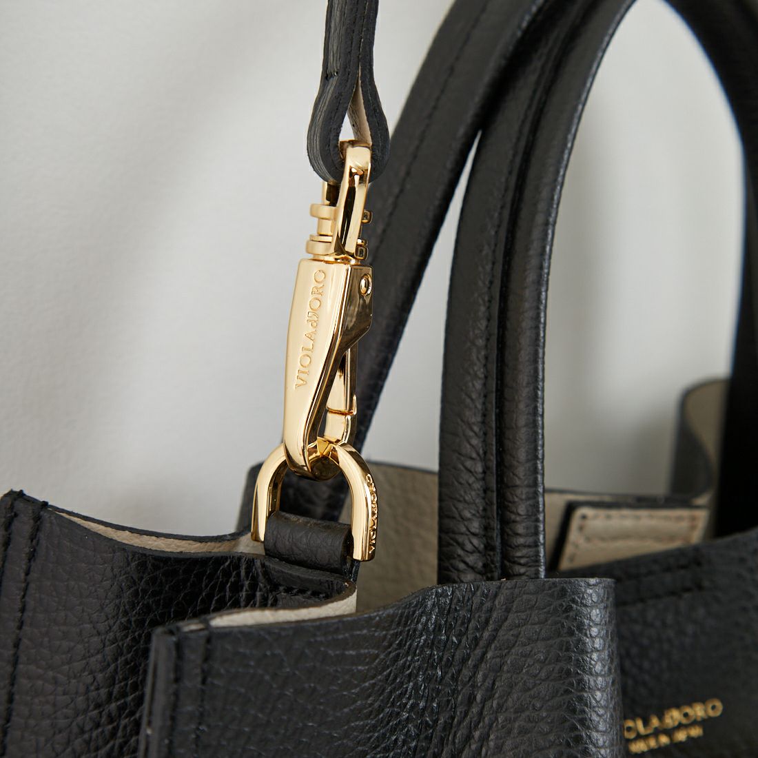 VIOLAd'ORO [ヴィオラドーロ] イタリアンWフェイスレザートートバッグ [V-1496] BLACK/GRAY