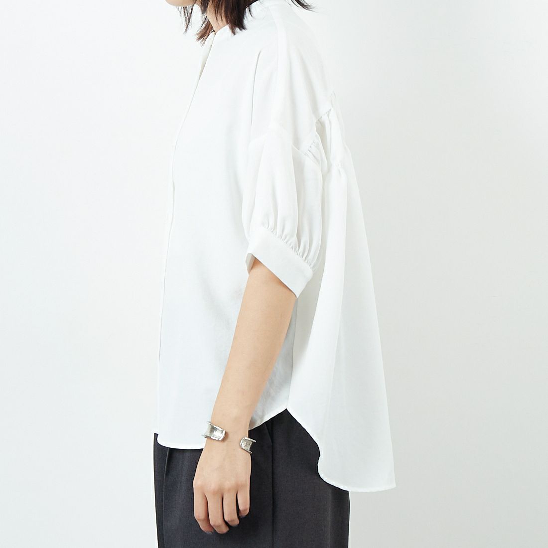 Jf Ready Made [ジェイエフレディメイド] 麻調バックギャザーブラウス [41252222] ｵﾌﾎﾜｲﾄ &&モデル身長：167cm 着用サイズ：F&&