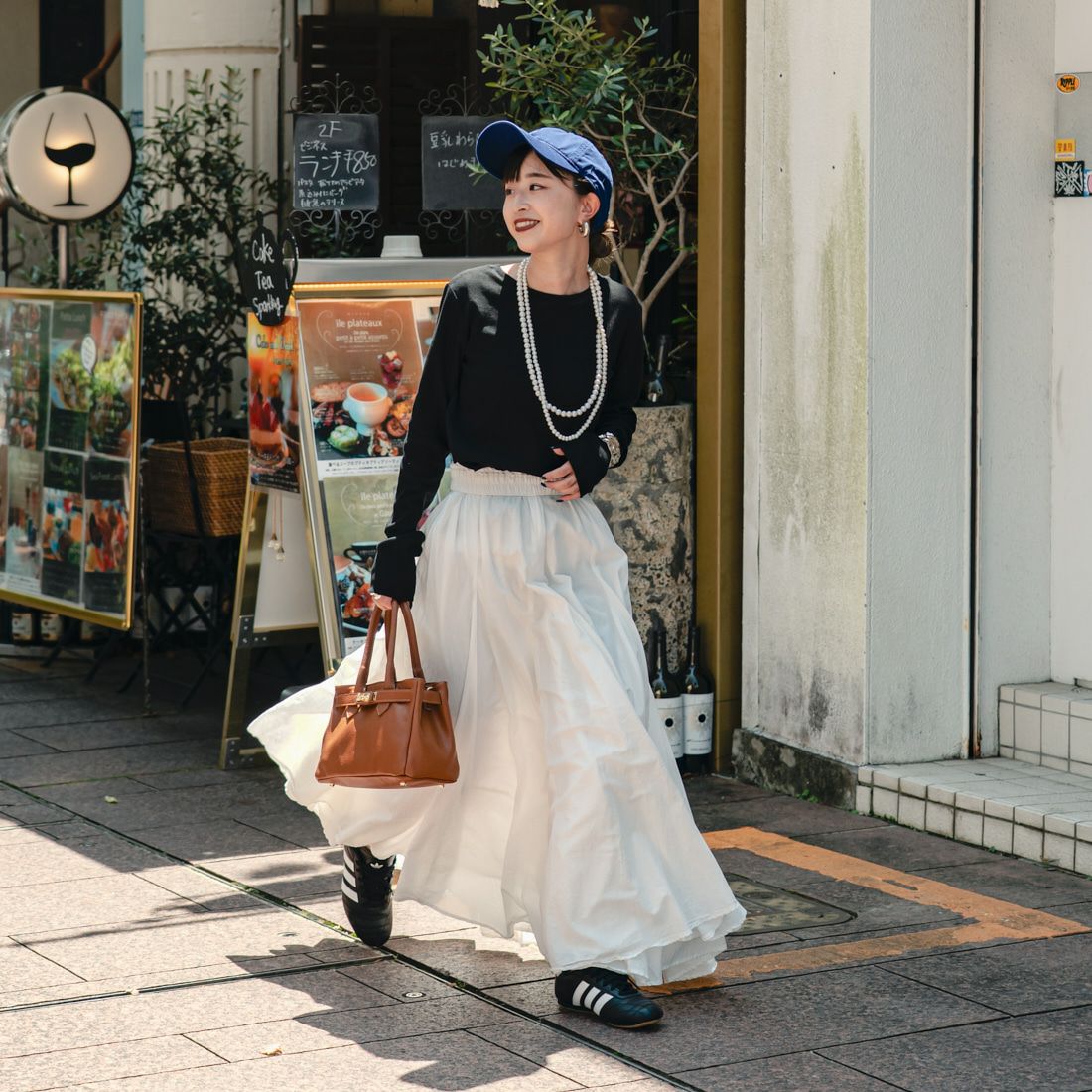 nenom [ネノム] × Ujichan 前後2WAY カットホール リブカットソー [NE25132007] 09 BLACK &&モデル身長：150cm 着用サイズ：F&&