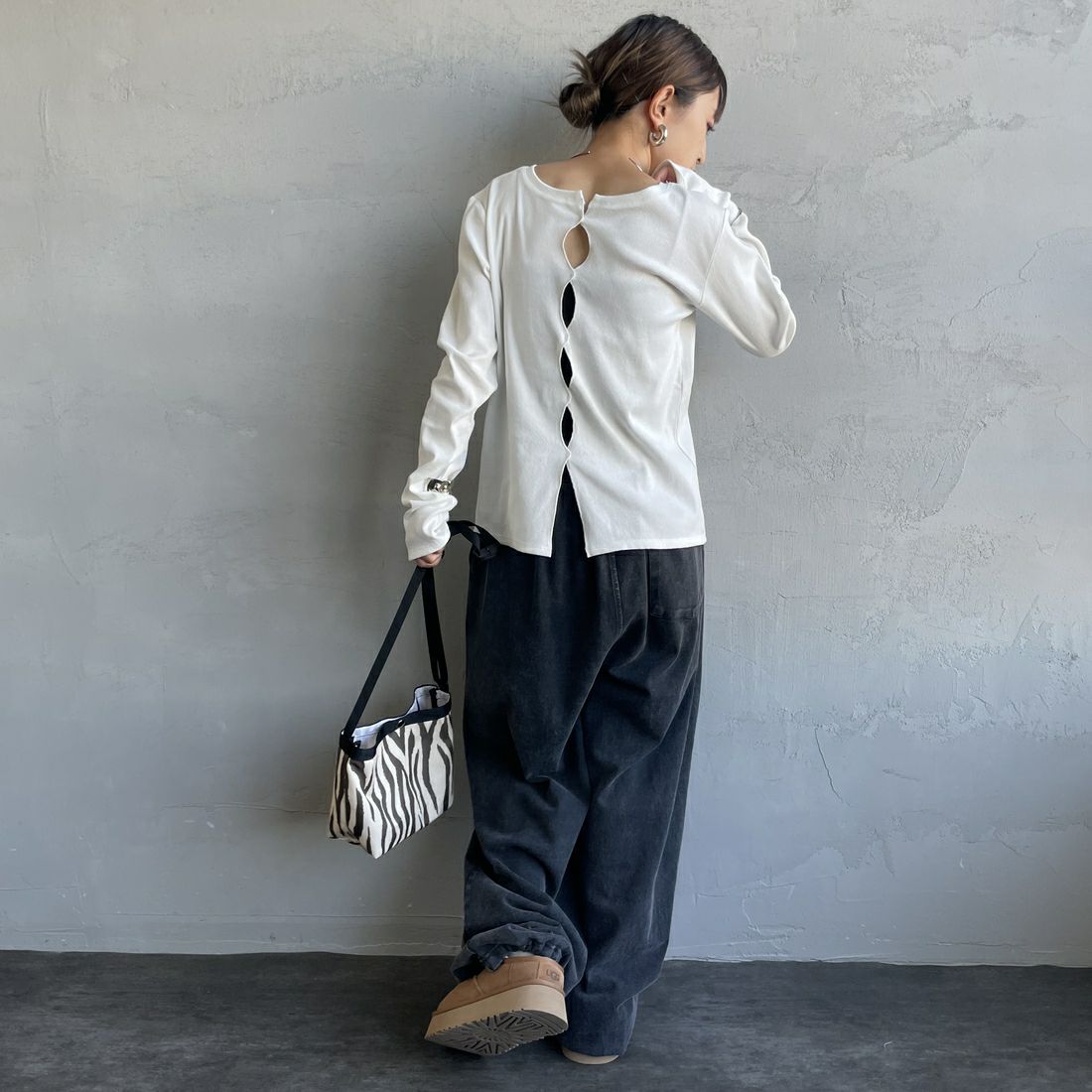 nenom [ネノム] × Ujichan 前後2WAY カットホール リブカットソー [NE25132007] 02 OFF &&モデル身長：150cm 着用サイズ：F&&