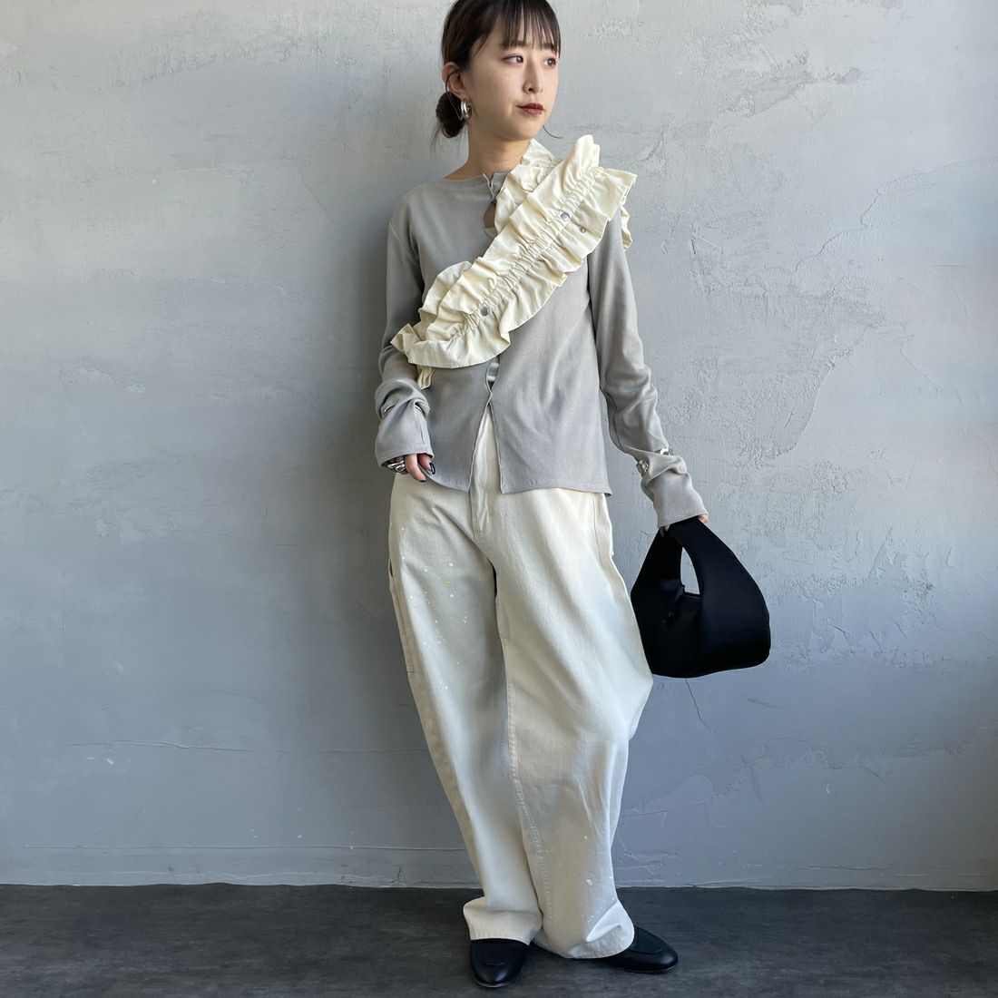 nenom [ネノム] × Ujichan 前後2WAY カットホール リブカットソー [NE25132007] 09 BLACK &&モデル身長：150cm 着用サイズ：F&&