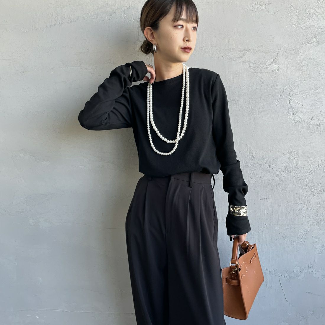 nenom [ネノム] × Ujichan 前後2WAY カットホール リブカットソー [NE25132007] 09 BLACK &&モデル身長：150cm 着用サイズ：F&&