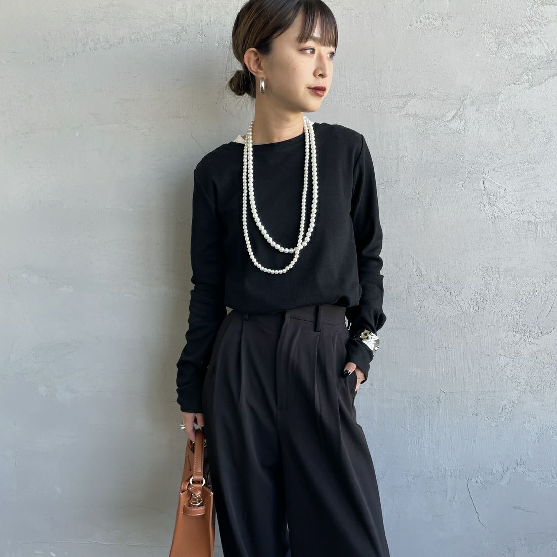 nenom [ネノム] × Ujichan 前後2WAY カットホール リブカットソー [NE25132007] 09 BLACK &&モデル身長：150cm 着用サイズ：F&&