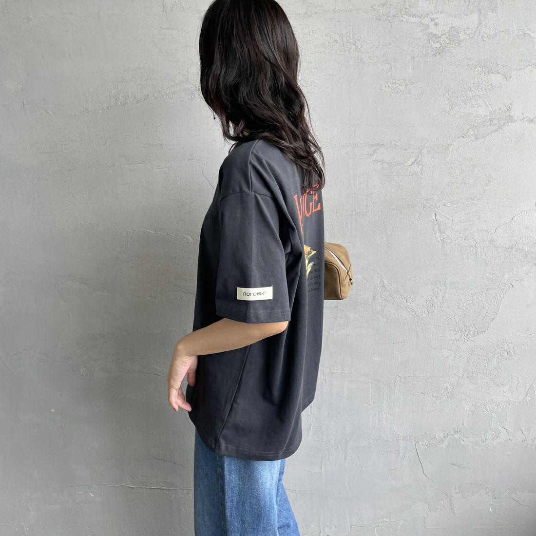 NORDISK [ノルディスク] 別注 HYGGE カモバックプリントTシャツ [NU11501-JF] CHARCOAL &&モデル身長：160cm 着用サイズ：44&&