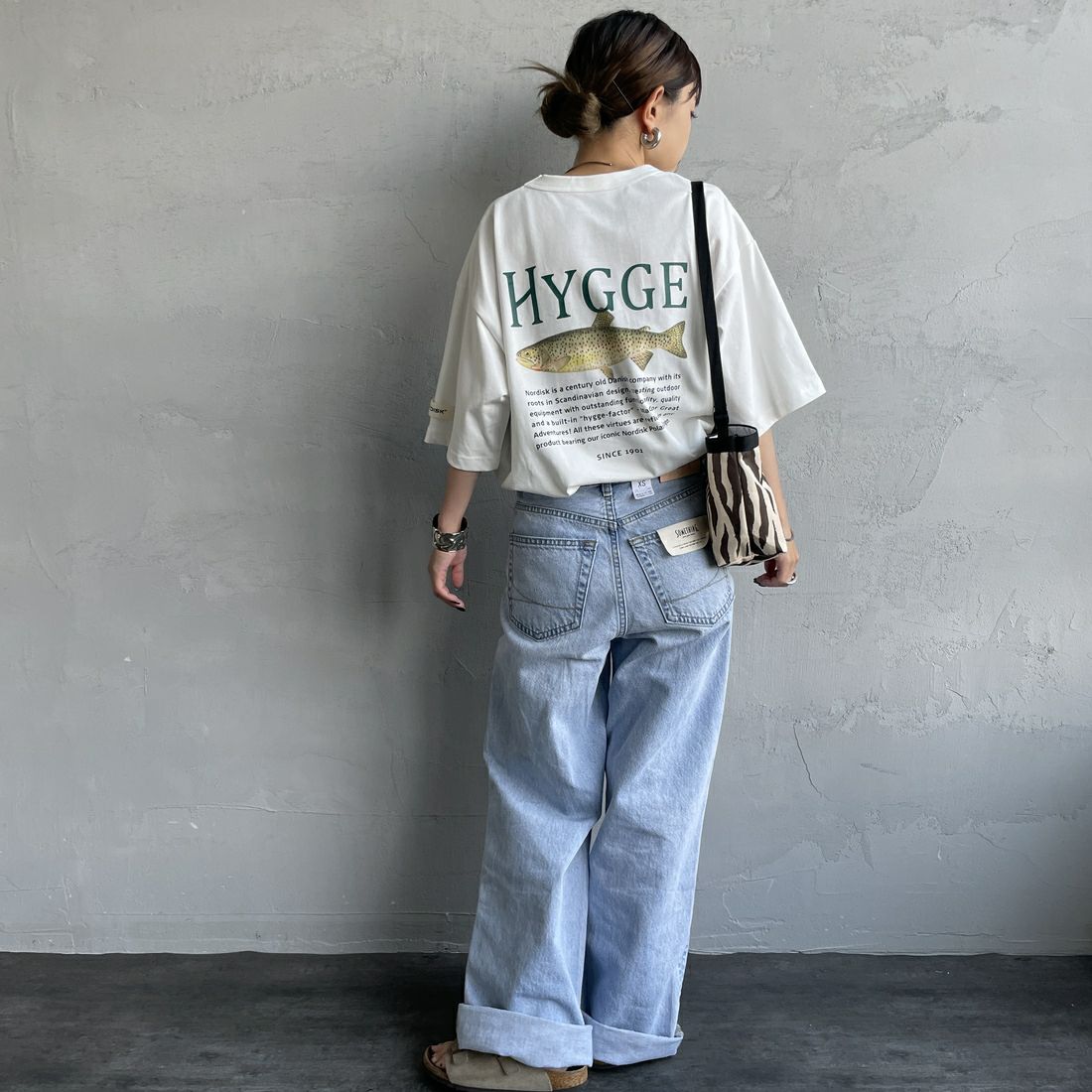 NORDISK [ノルディスク] 別注 HYGGE フィッシュバックプリントTシャツ [NU11502-JF] WHITE &&モデル身長：150cm 着用サイズ：44&&