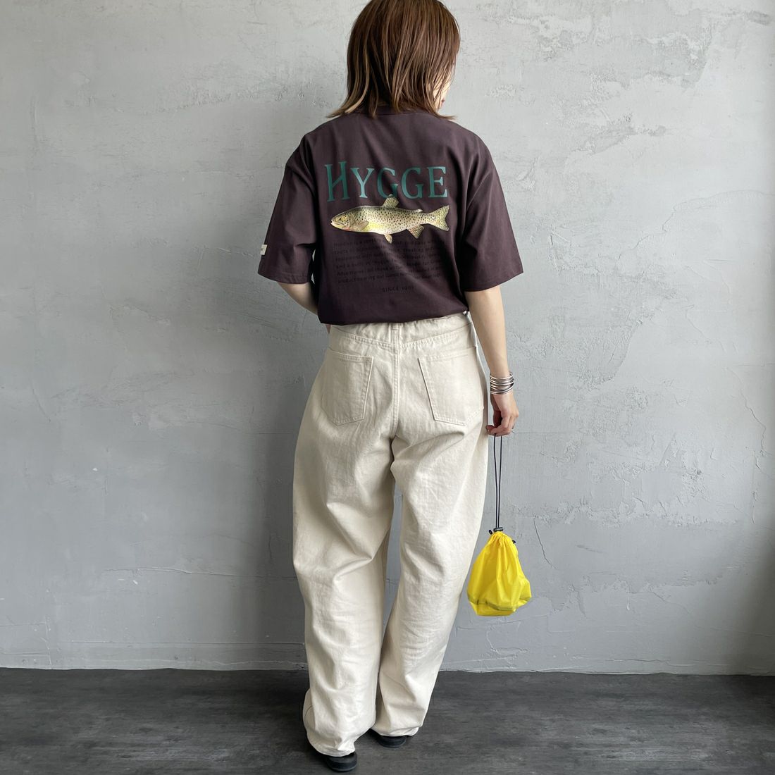 NORDISK [ノルディスク] 別注 HYGGE フィッシュバックプリントTシャツ [NU11502-JF] BROWN &&モデル身長：158cm 着用サイズ：44&&