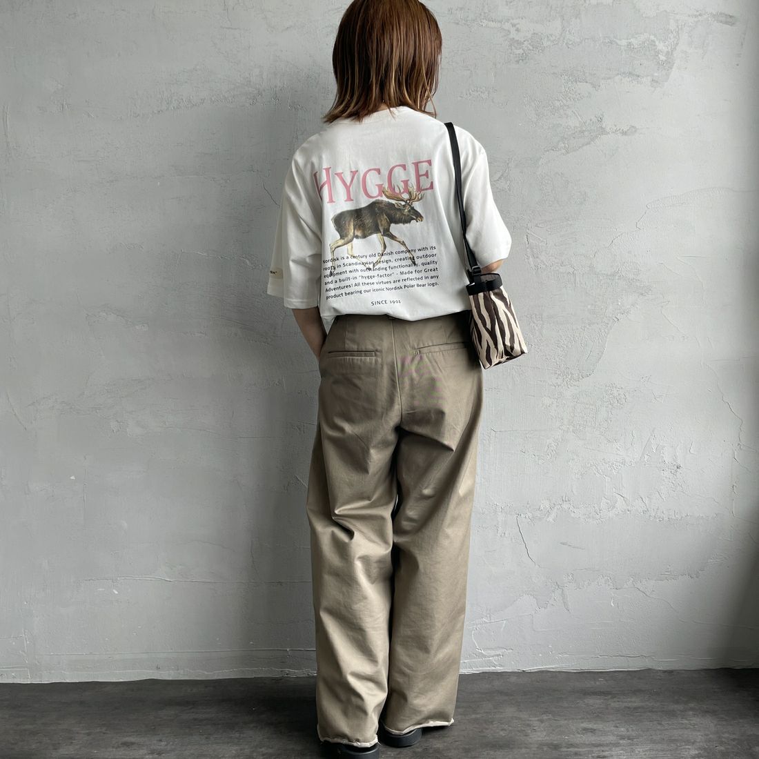 NORDISK [ノルディスク] 別注 HYGGE シカバックプリントTシャツ [NU11503-JF] WHITE &&モデル身長：158cm 着用サイズ：44&&