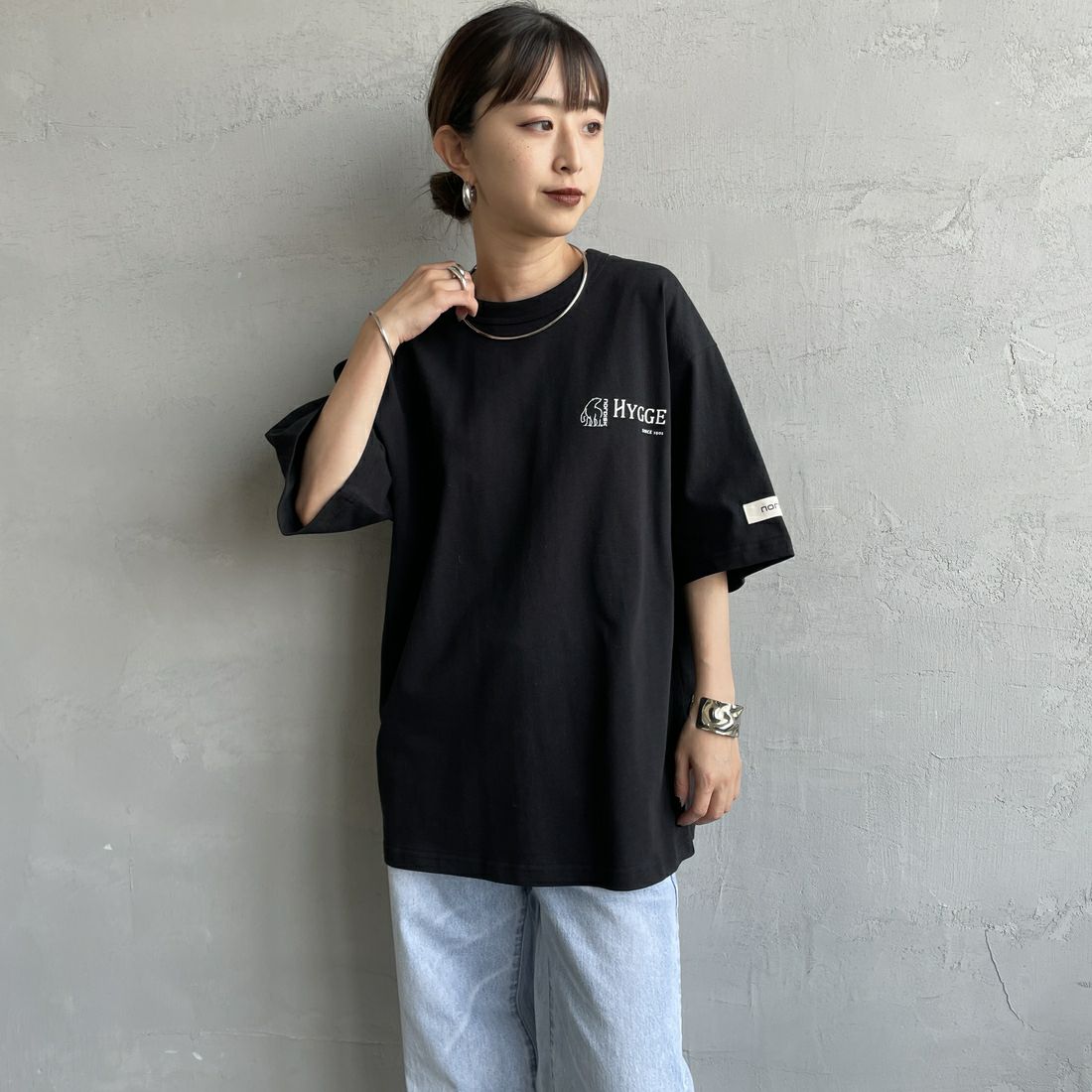 NORDISK [ノルディスク] 別注 HYGGE シカバックプリントTシャツ [NU11503-JF] BLACK &&モデル身長：150cm 着用サイズ：44&&