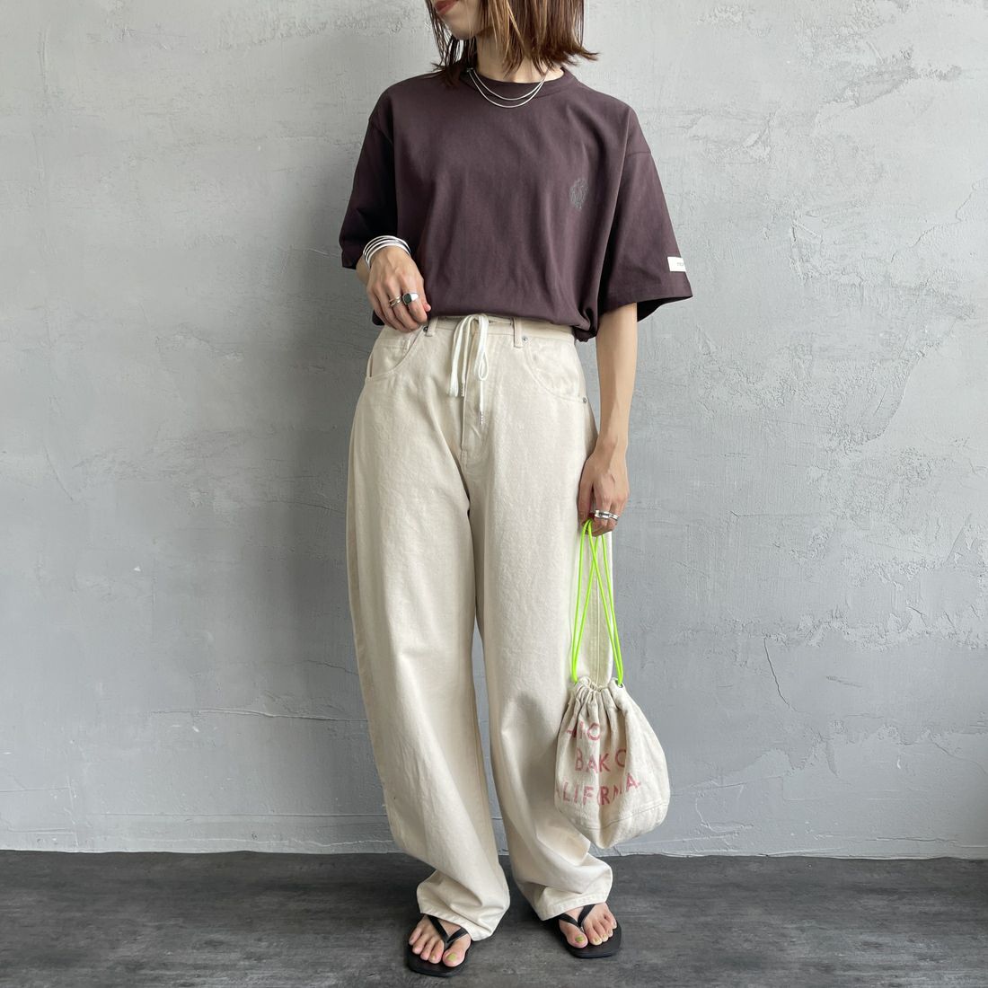 NORDISK [ノルディスク] 別注 バックロゴプリントTシャツ [NU11504-JF] BROWN &&モデル身長：158cm 着用サイズ：44&&