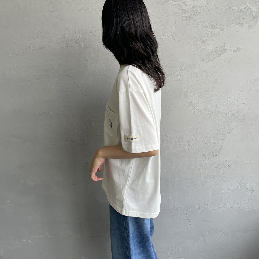 NORDISK [ノルディスク] 別注 ワンポイントポケットTシャツ [NU11505-JF] WHITE &&モデル身長：160cm 着用サイズ：44&&