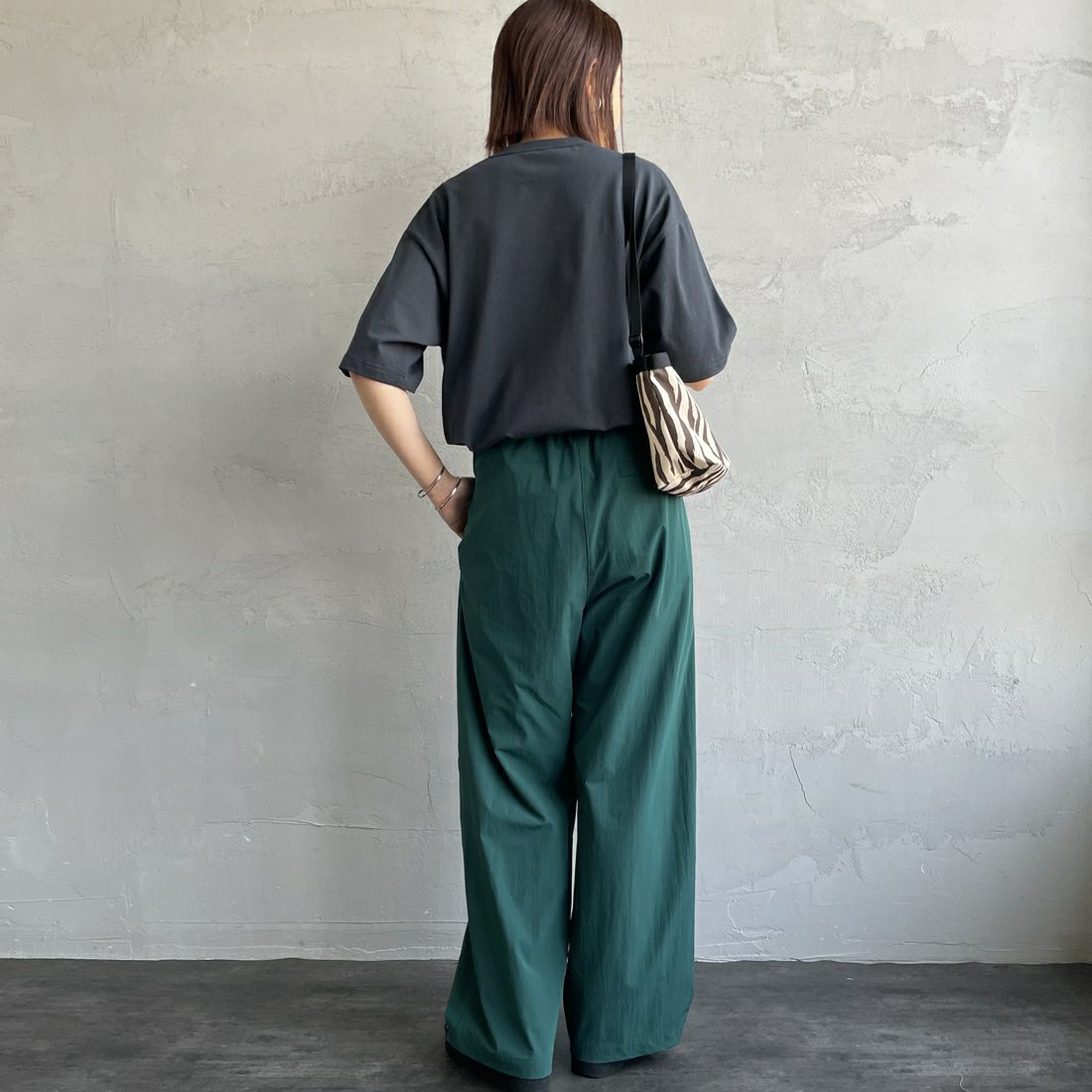 NORDISK [ノルディスク] 別注 ワンポイントポケットTシャツ [NU11505-JF] CHARCOAL &&モデル身長：159cm 着用サイズ：44&&