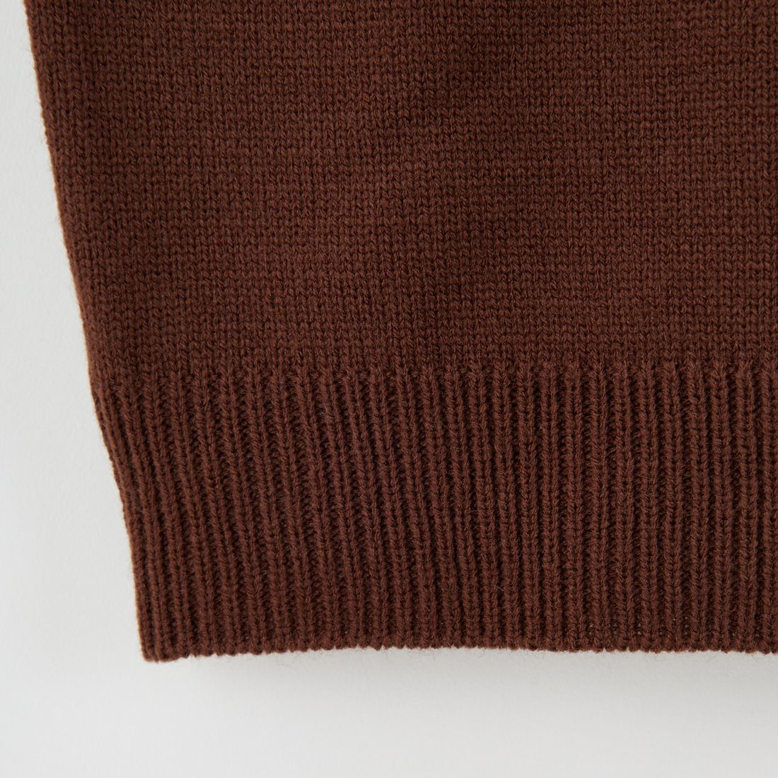 LOGAN Knitting Mills [ローガン ニッティング ミルズ] 別注 クルーネック 配色ジャガードロゴニット [LG-25FW28IN-JF] BROWN