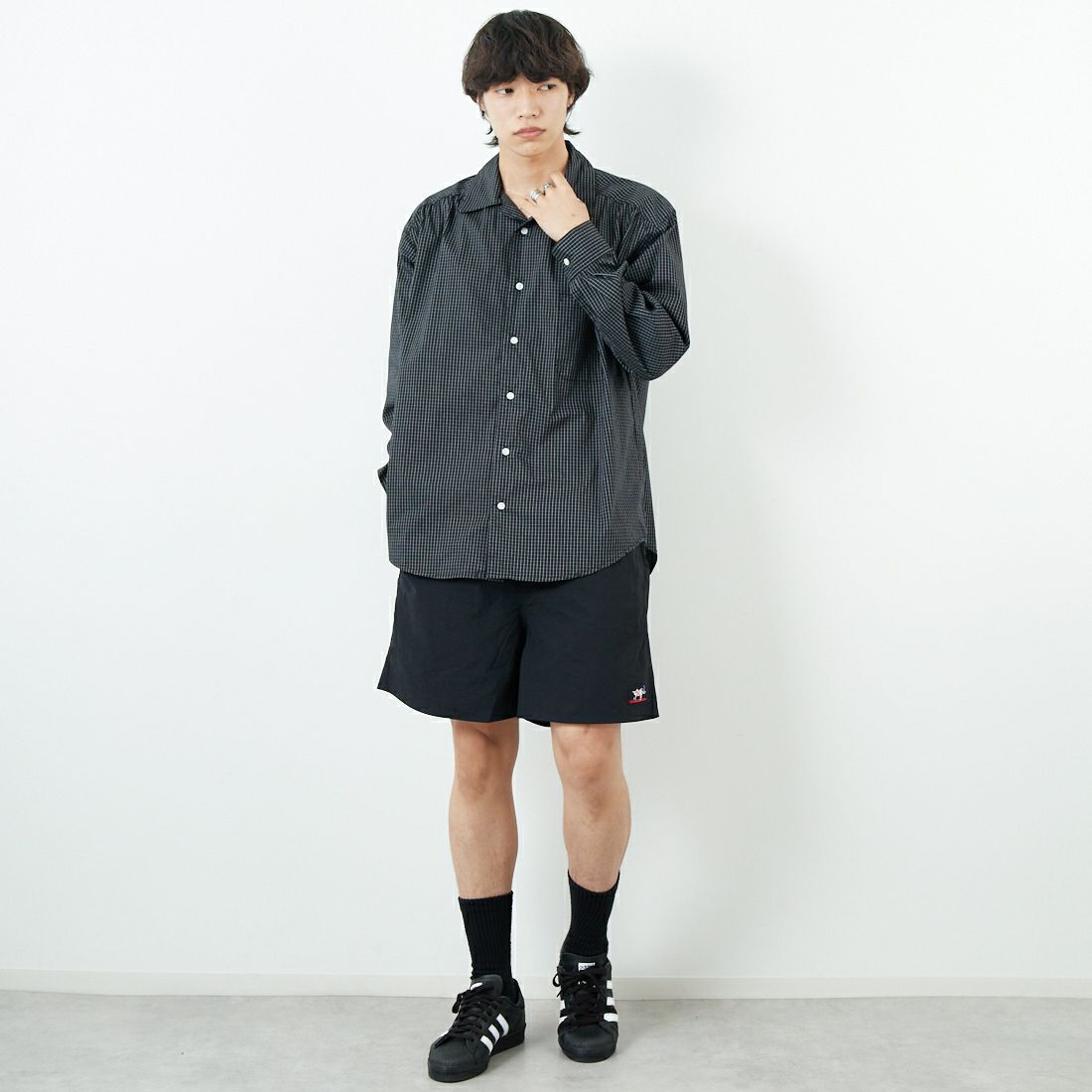 VALTA [ヴァルタ] 別注 シャーリングシャツ [VA25SS3042B-JF] CH710 BLK &&モデル身長：179cm 着用サイズ：M&&