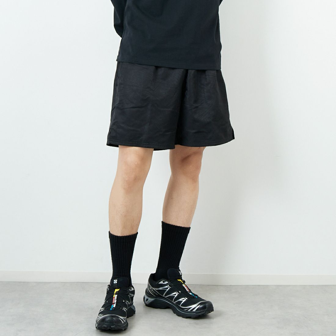 NIKE SWIM [ナイキスイム] スニーカーエンブロイデッド 7インチボレーショーツ [NESSF507] N001 ﾌﾞﾗｯｸ &&モデル身長：179cm 着用サイズ：XL&&