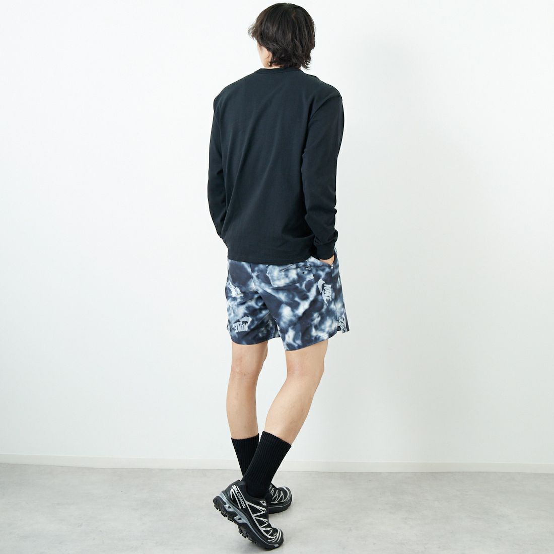NIKE SWIM [ナイキスイム] タイダイカモプリント 7インチボレーショーツ [NESSF513] N054 ｳﾙﾌｸﾞ &&モデル身長：179cm 着用サイズ：L&&