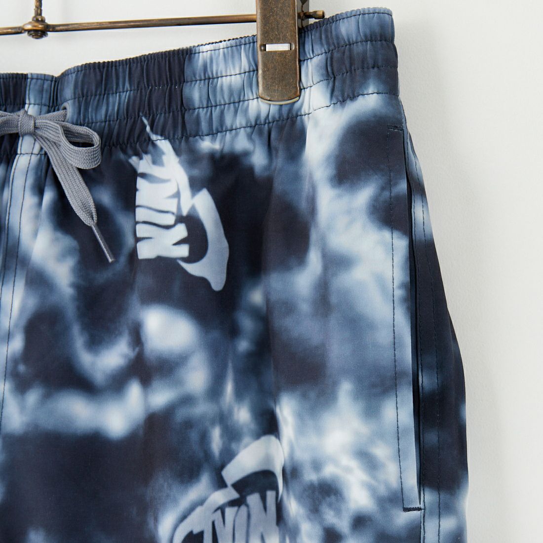 NIKE SWIM [ナイキスイム] タイダイカモプリント 7インチボレーショーツ [NESSF513] N054 ｳﾙﾌｸﾞ