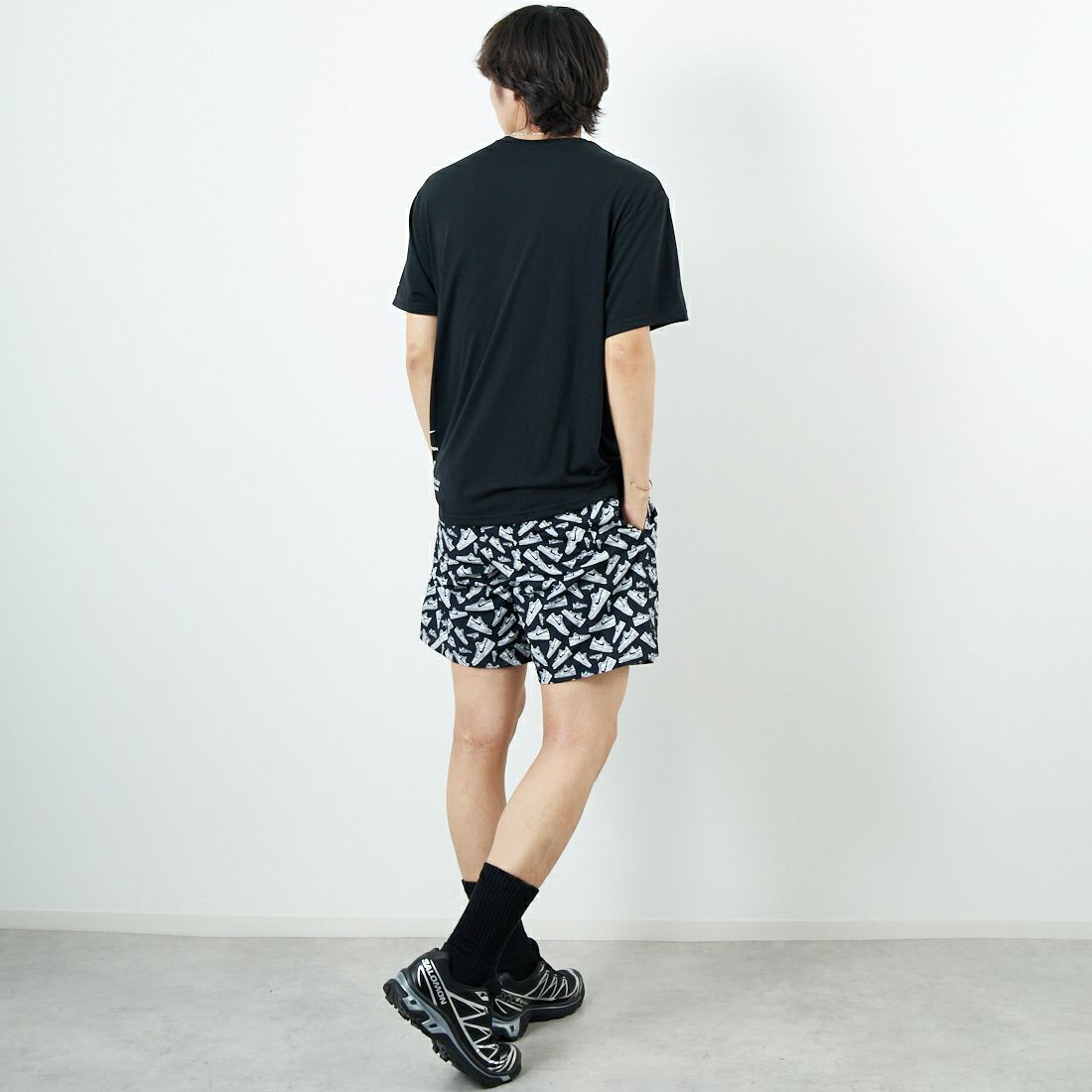 NIKE SWIM [ナイキスイム] エアフォース1プリント 7インチボレーショーツ [NESSF516] N001 ﾌﾞﾗｯｸ &&モデル身長：179cm 着用サイズ：L&&