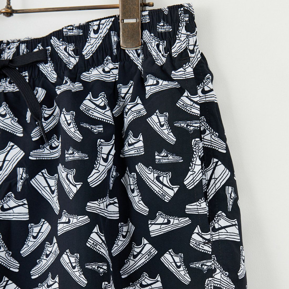 NIKE SWIM [ナイキスイム] エアフォース1プリント 7インチボレーショーツ [NESSF516] N001 ﾌﾞﾗｯｸ